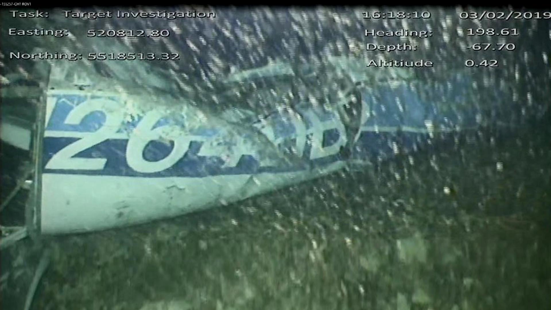 La primera imagen que se publicó fue para mostrar la matrícula: N264DB