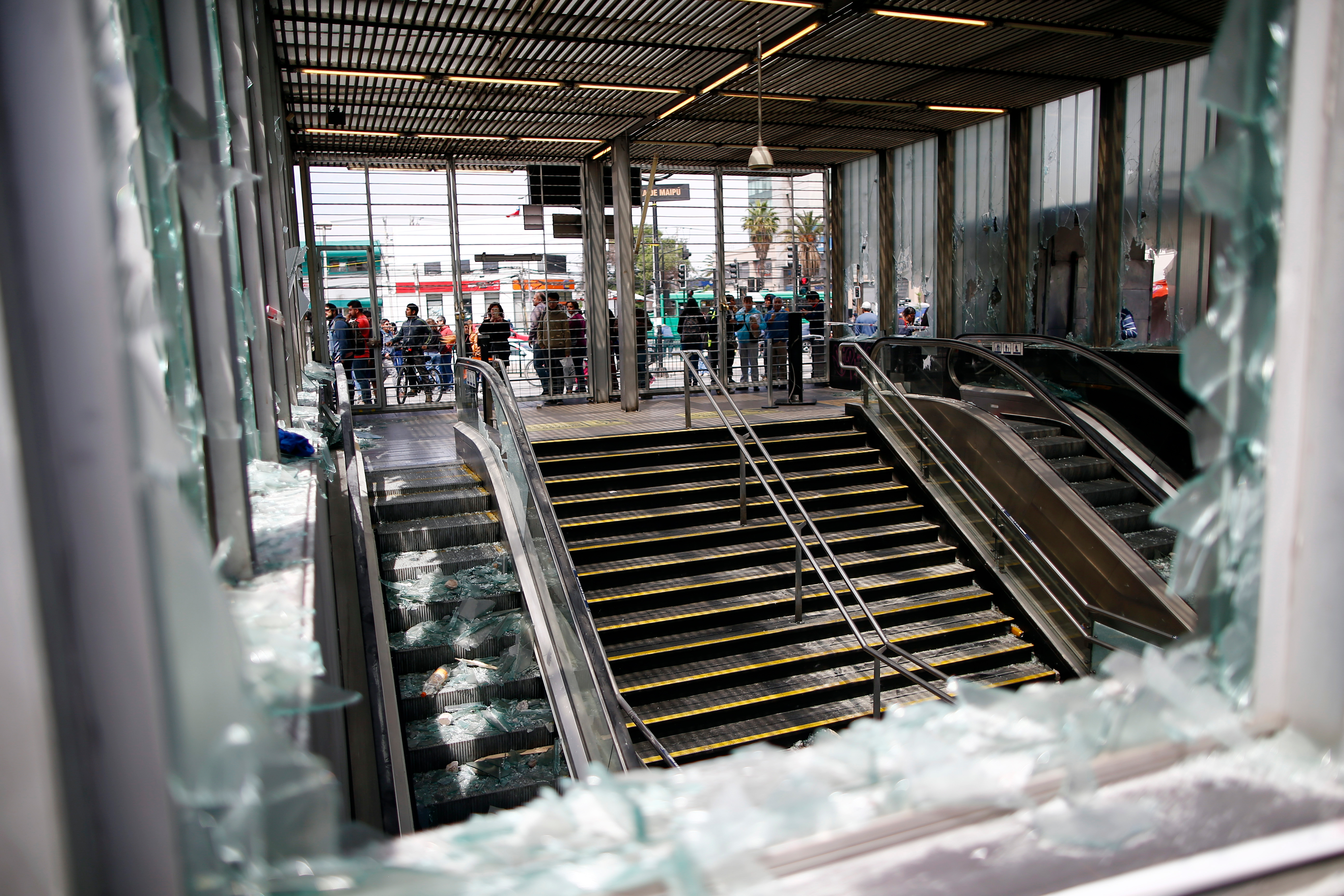 REVUELTA EN CHILE, ASI QUEDÓ EL METRO DE SANTIAGO SLMN5OVE4RFXFI4VZ6WZDRGCW4