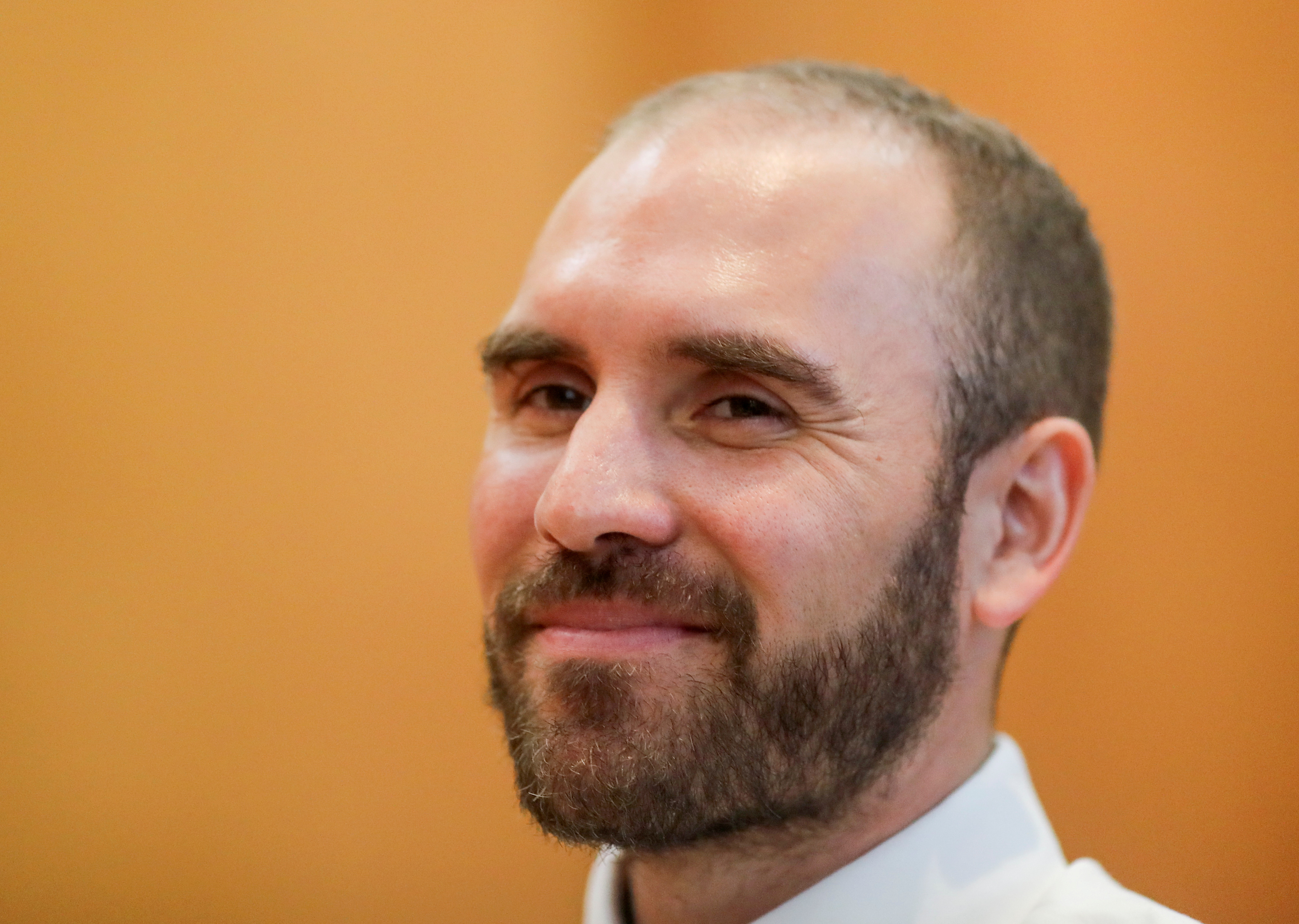 Martín Guzmán había prometido un tratamiento igualitario a los bonos bajo ley local y extranjera; ya postergó el pago de los primeros y queda por chequear qué hace con los segundos
