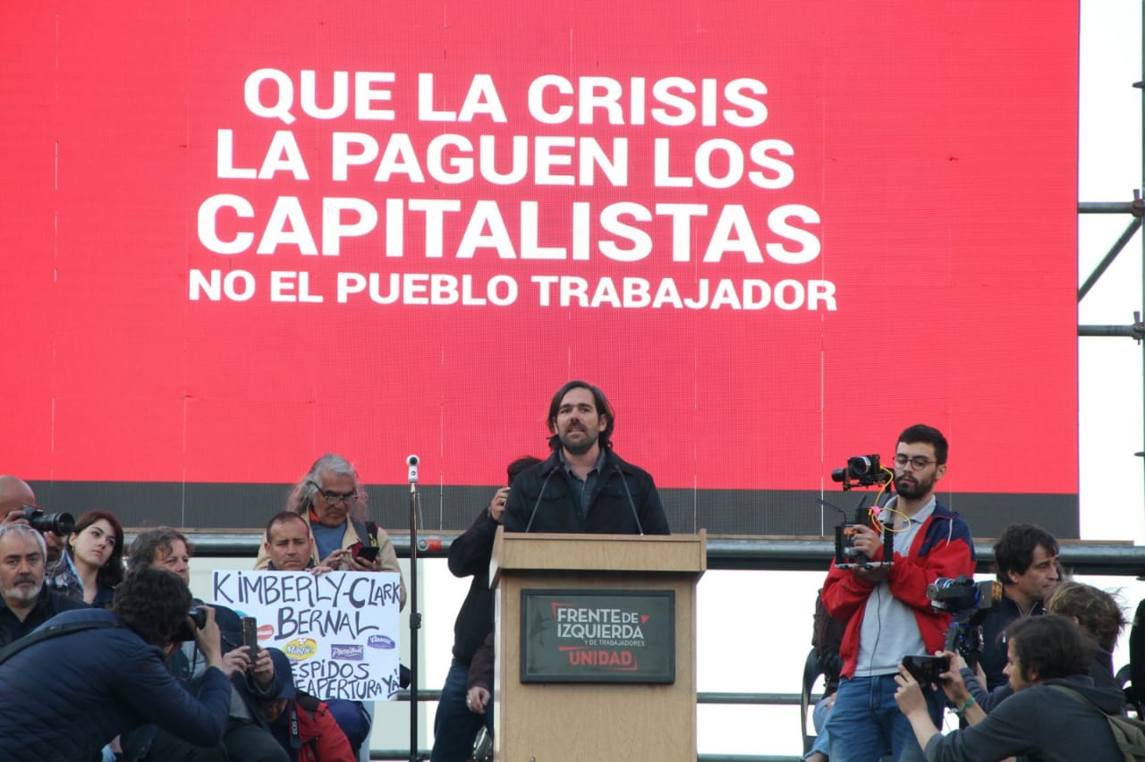 El Frente de Izquierda protagonizó un acto este sábado en la avenida 9 de Julio.