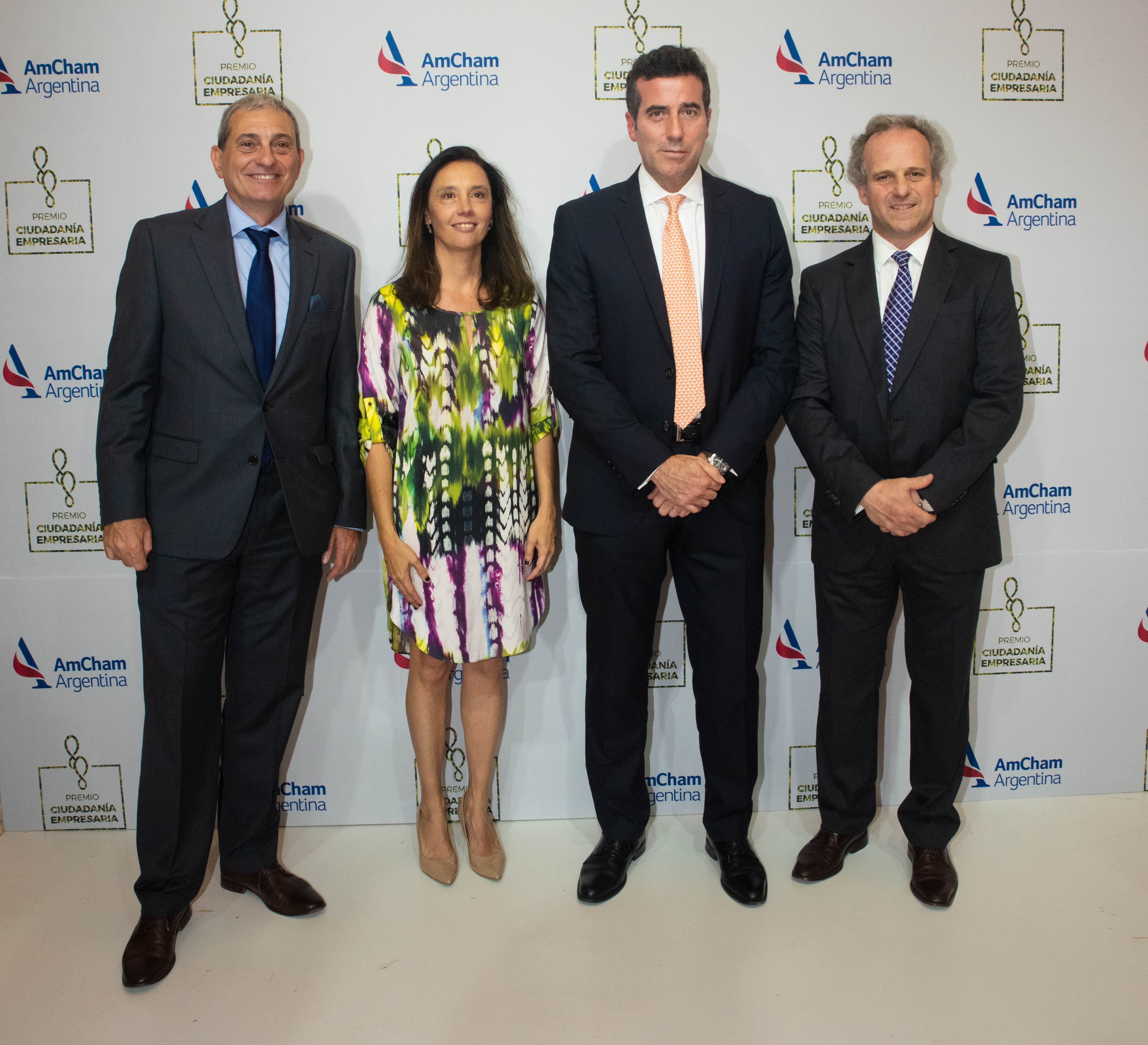 Roberto Alexander y Alejandro Díaz junto a Carlos Bargiela, gerente general de Metlife Argentina, y Florencia Salvi