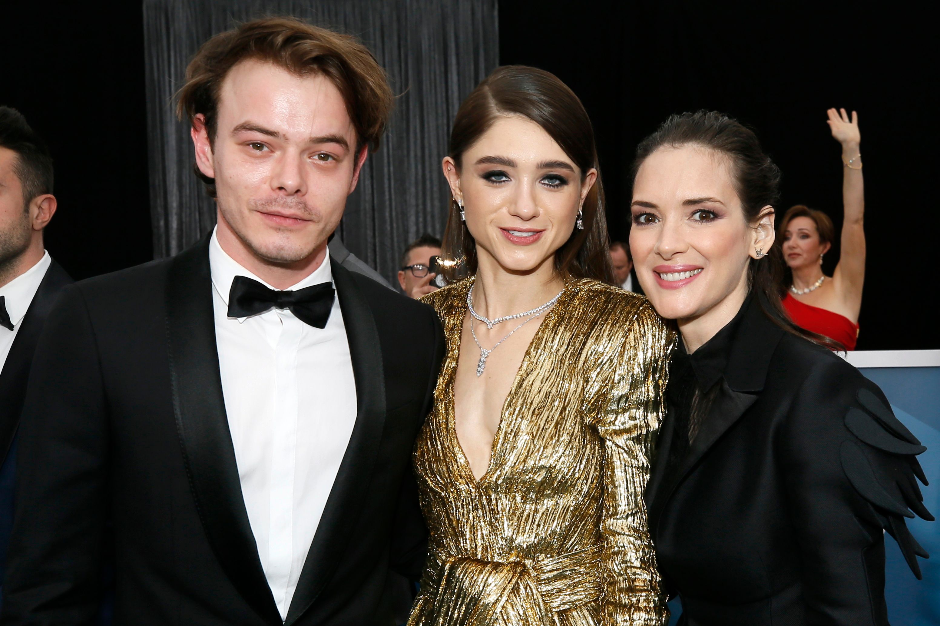 Charlie Heaton, Natalia Dyer y Winona Ryder, de