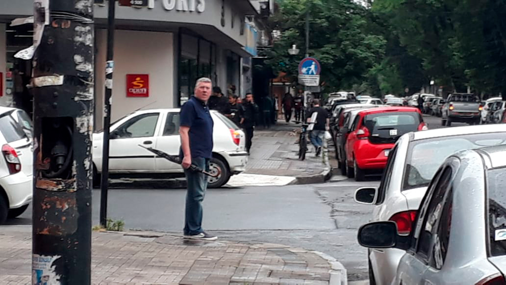 La última foto que se conoció antes de su suicidio, en el centro de La Plata