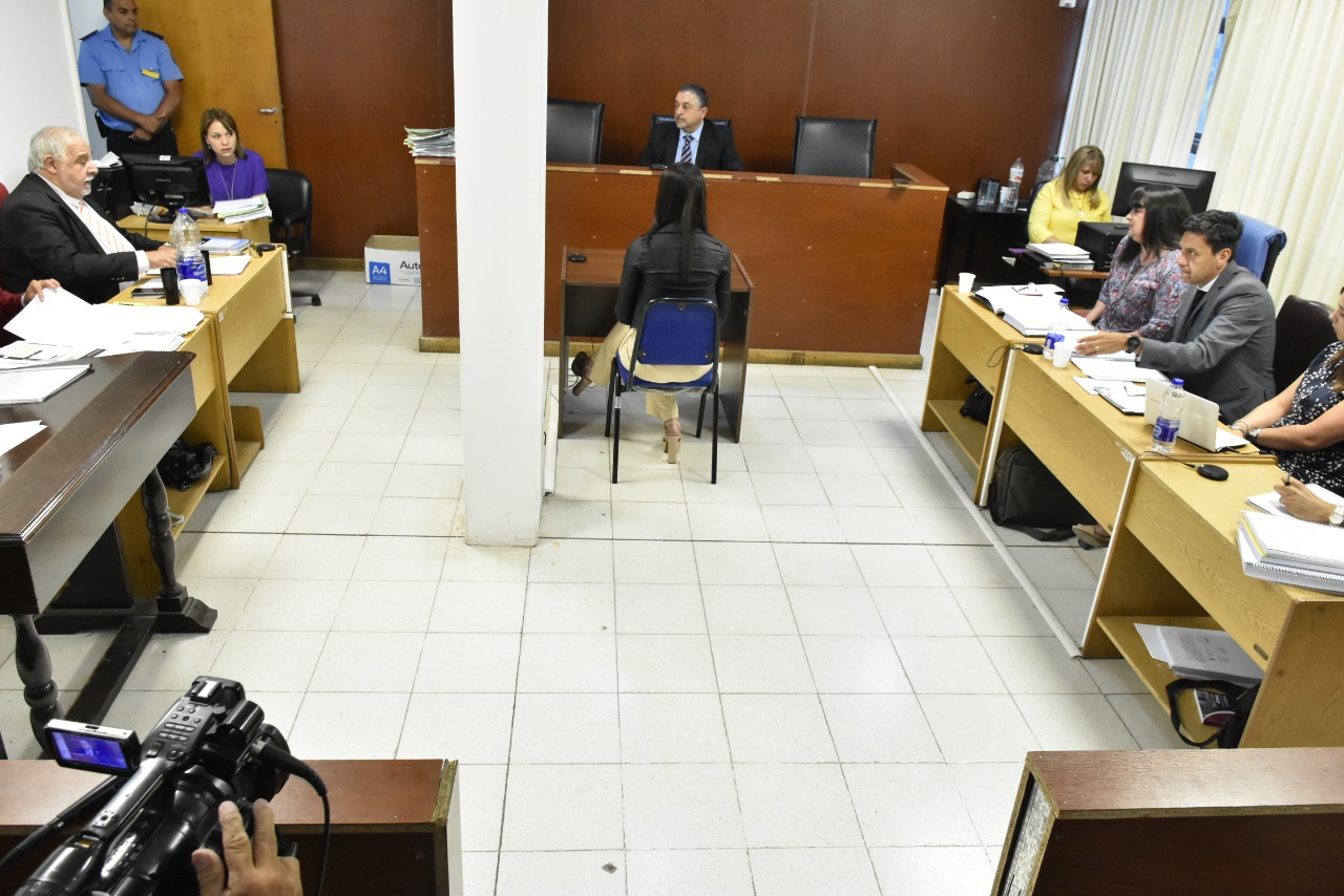 Paula Sánchez Frega declaró ante los integrantes de la Cámara Tercera en lo Criminal de La Rioja, en la primera audiencia del juicio oral que se le sigue a su ex, Patricio Pioli, por coacción y lesiones (Justicia La Rioja)