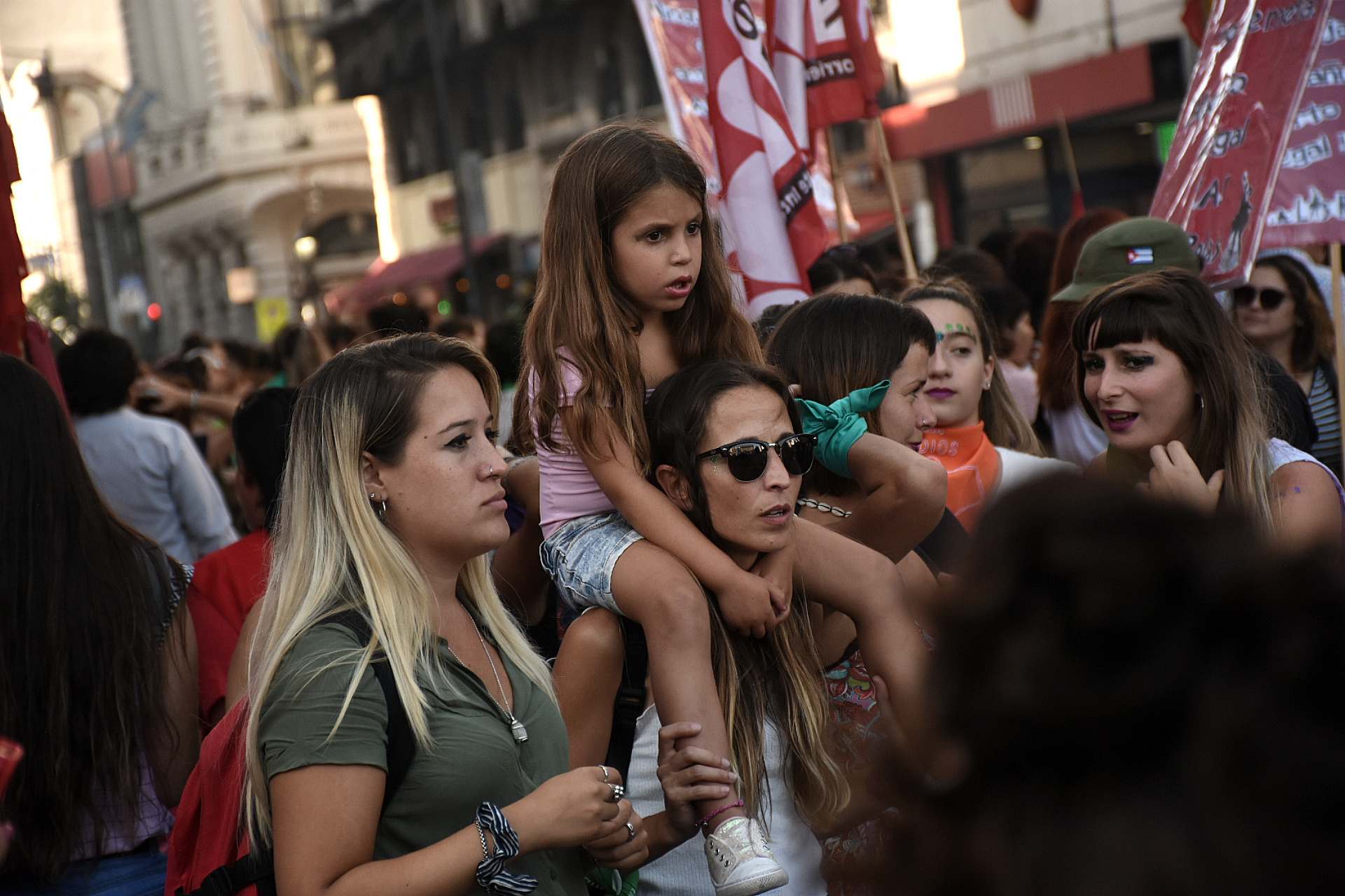 Muchas mujeres acudieron a la marcha junto a sus hijas