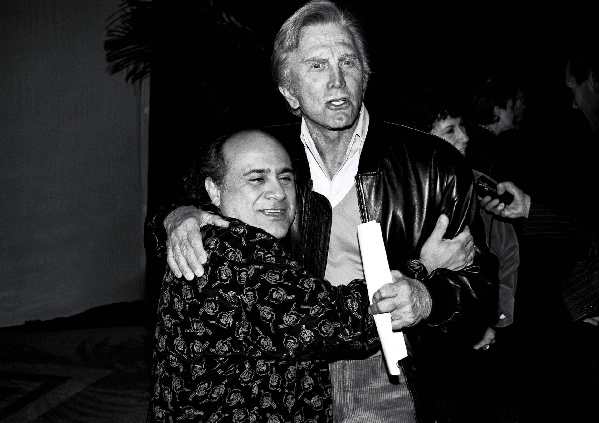 Danny DeVito y Kirk Douglas en la premiere de