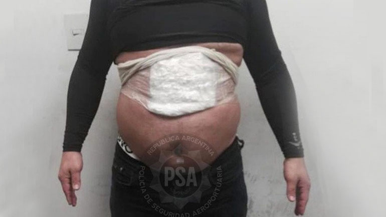 Un traficante dominicano detenido en la Patagonia en 2018: la droga al cuerpo.