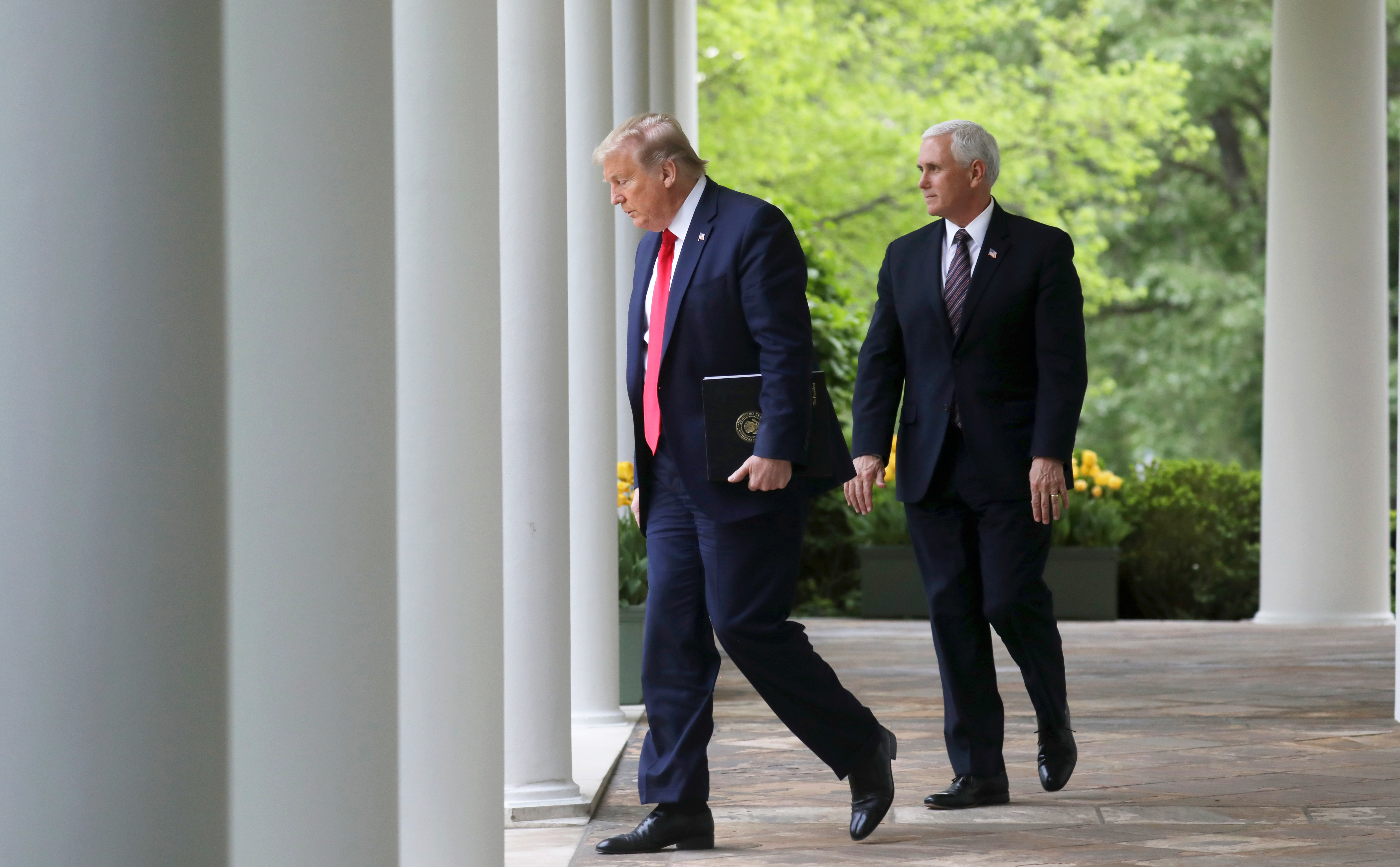 El presidente de Estados Unidos, Donald Trump, junto con el vicepresidente Mike Pence en la Casa Blanca (Reuters/ Leah Millis)