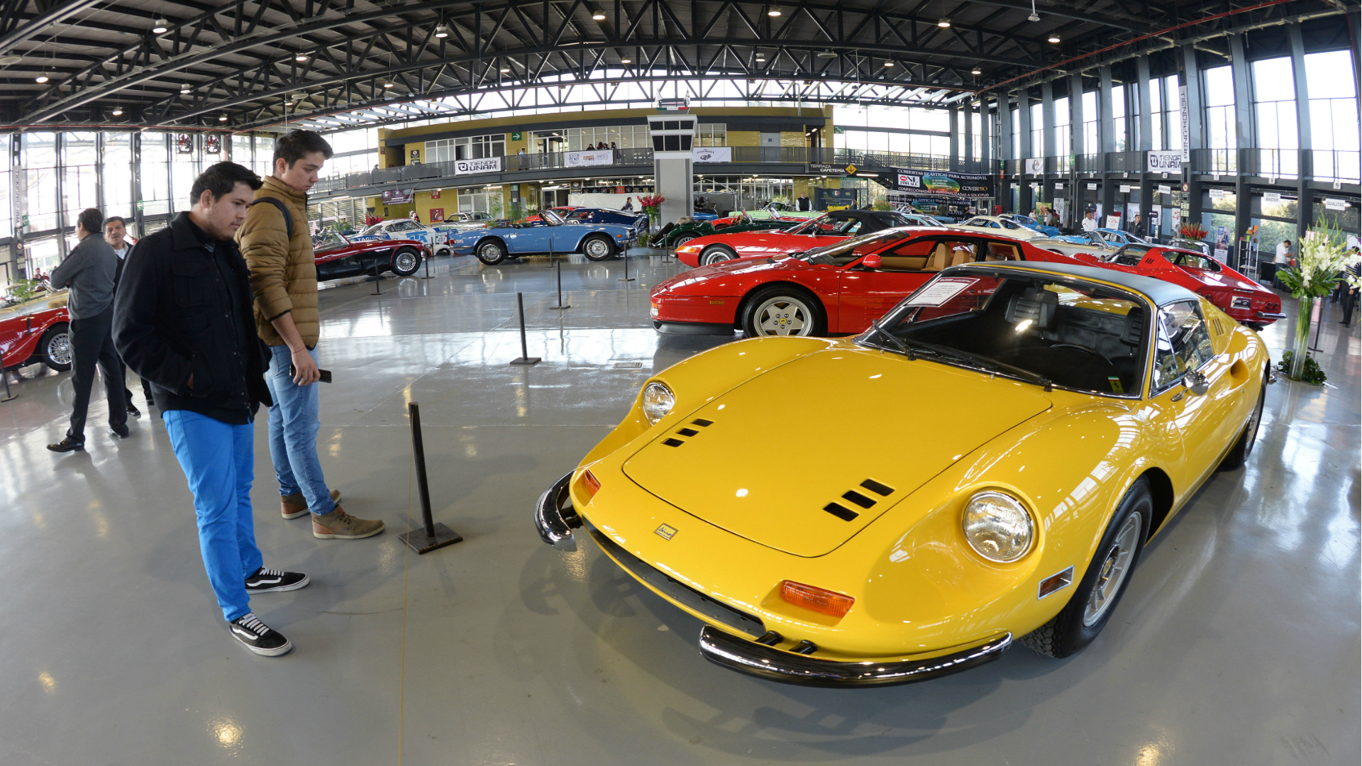 En esta edición, se muestran 73 modelos biplaza (Foto: UNAM)