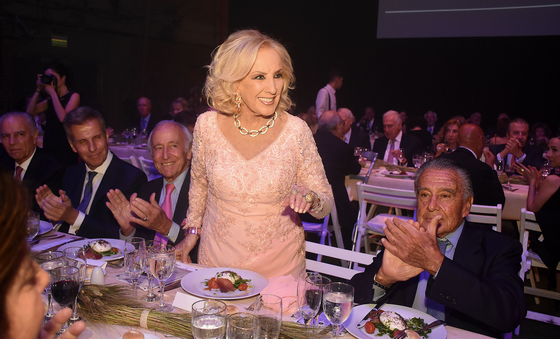 Mirtha Legrand compartió la mesa principal con Eduardo Eurnekian, Santiago Soldati, Alejandro Bulgheroni y Martín Redrado