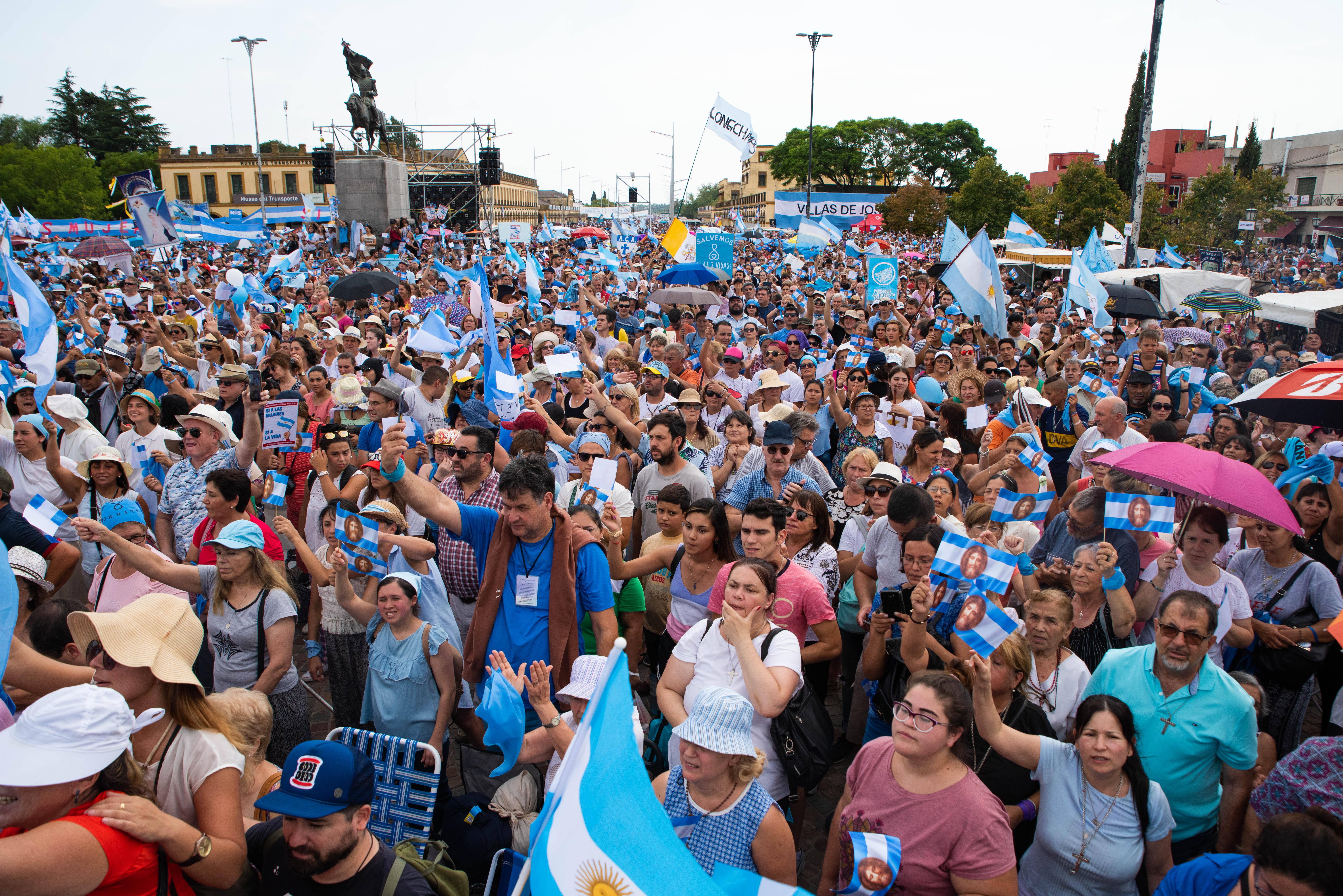“Millones de argentinos y argentinas, creyentes y no creyentes, tienen la profunda convicción de que hay vida desde la concepción” (Homilía de la misa en Luján por las Mujeres y por la Vida - 8 de Marzo)