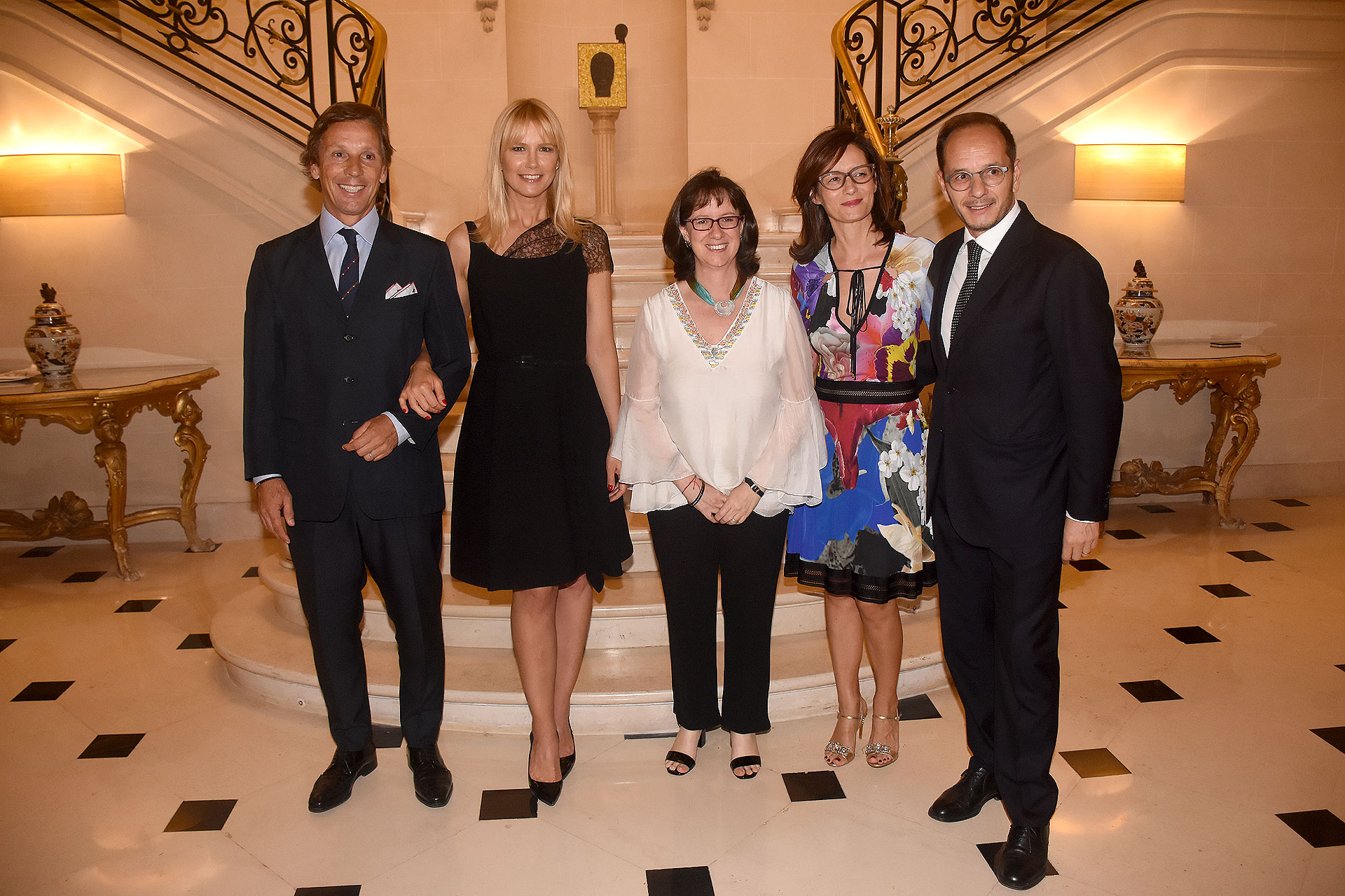 Alejandro Gravier y Valeria Mazza junto a Olga Izasa, representante adjunta de UNICEF Argentina, el embajador de Italia, Giuseppe Manzo, y su mujer Alma
