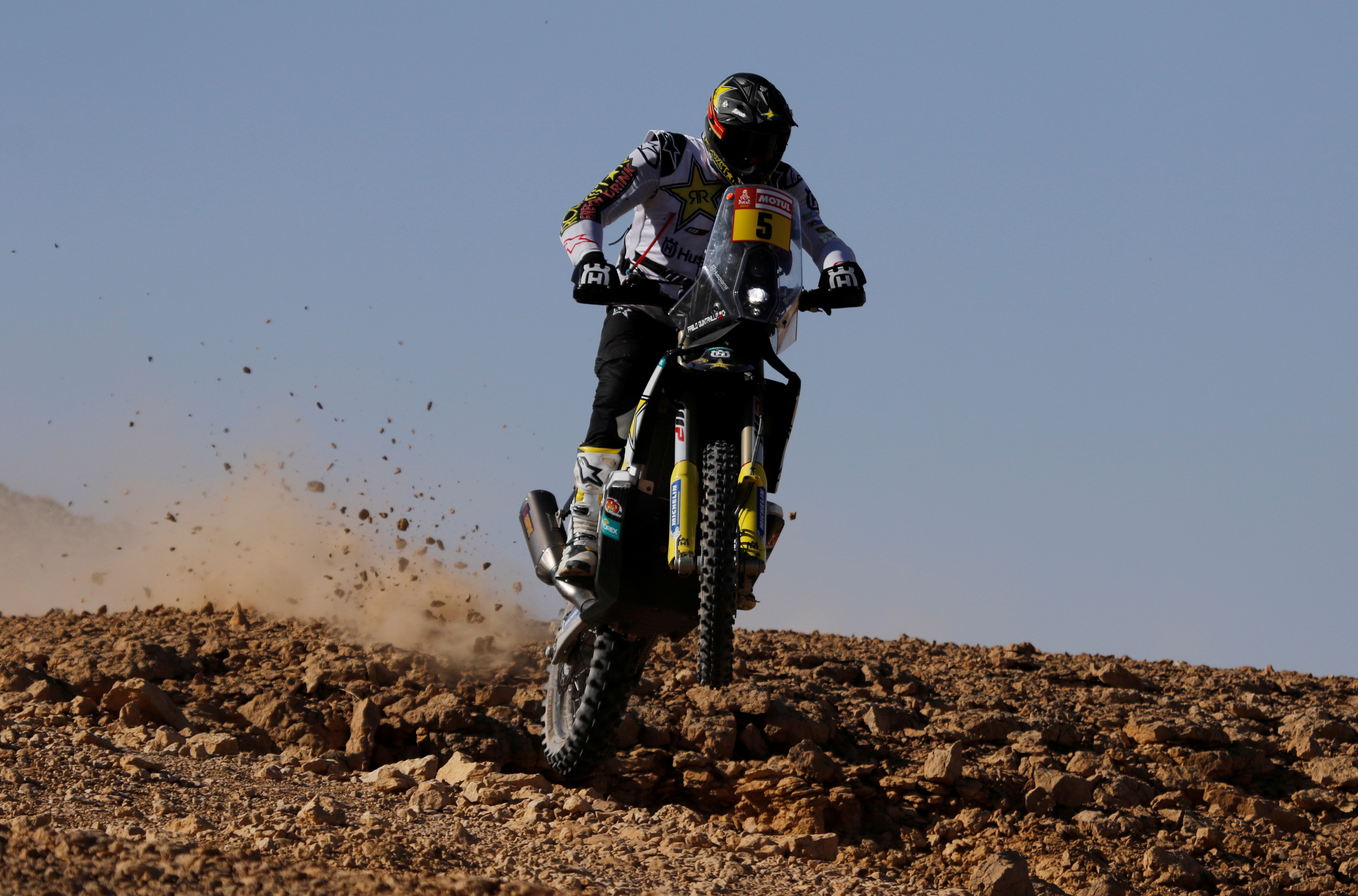 En la general, Brabec consolidó su liderato y cuenta ahora con 25 minutos y 44 segundos de ventaja sobre el chileno Pablo Quintanilla (Husqvarna), segundo en la general, que fue séptimo en la etapa, a casi seis minutos de Barreda