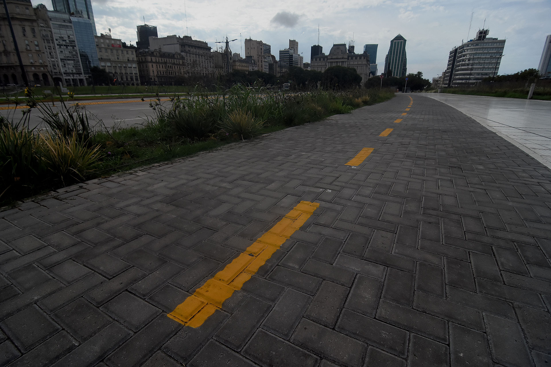 El Paseo del Bajo, totalmente vacío 