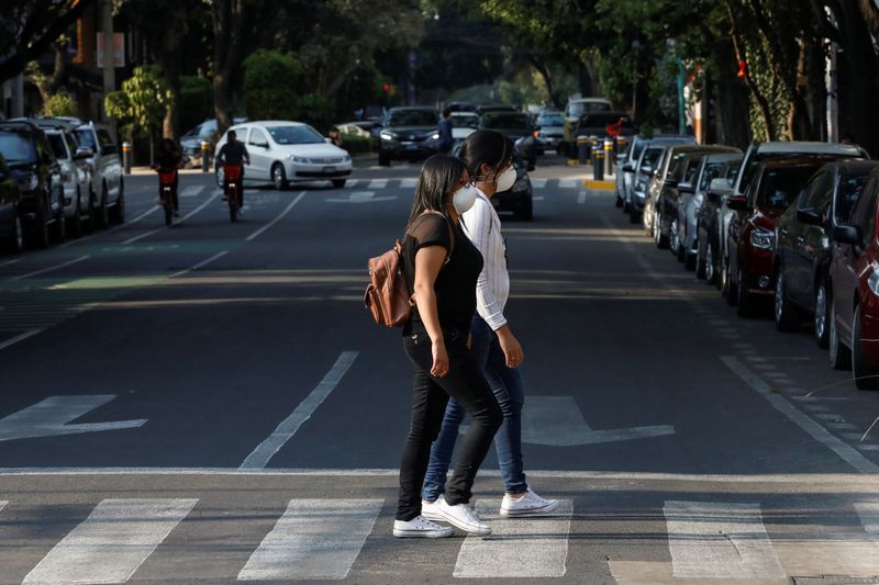 La decisión fue anunciada como una medida para hacer frente a la crisis económica del país. (Foto: Reuters)