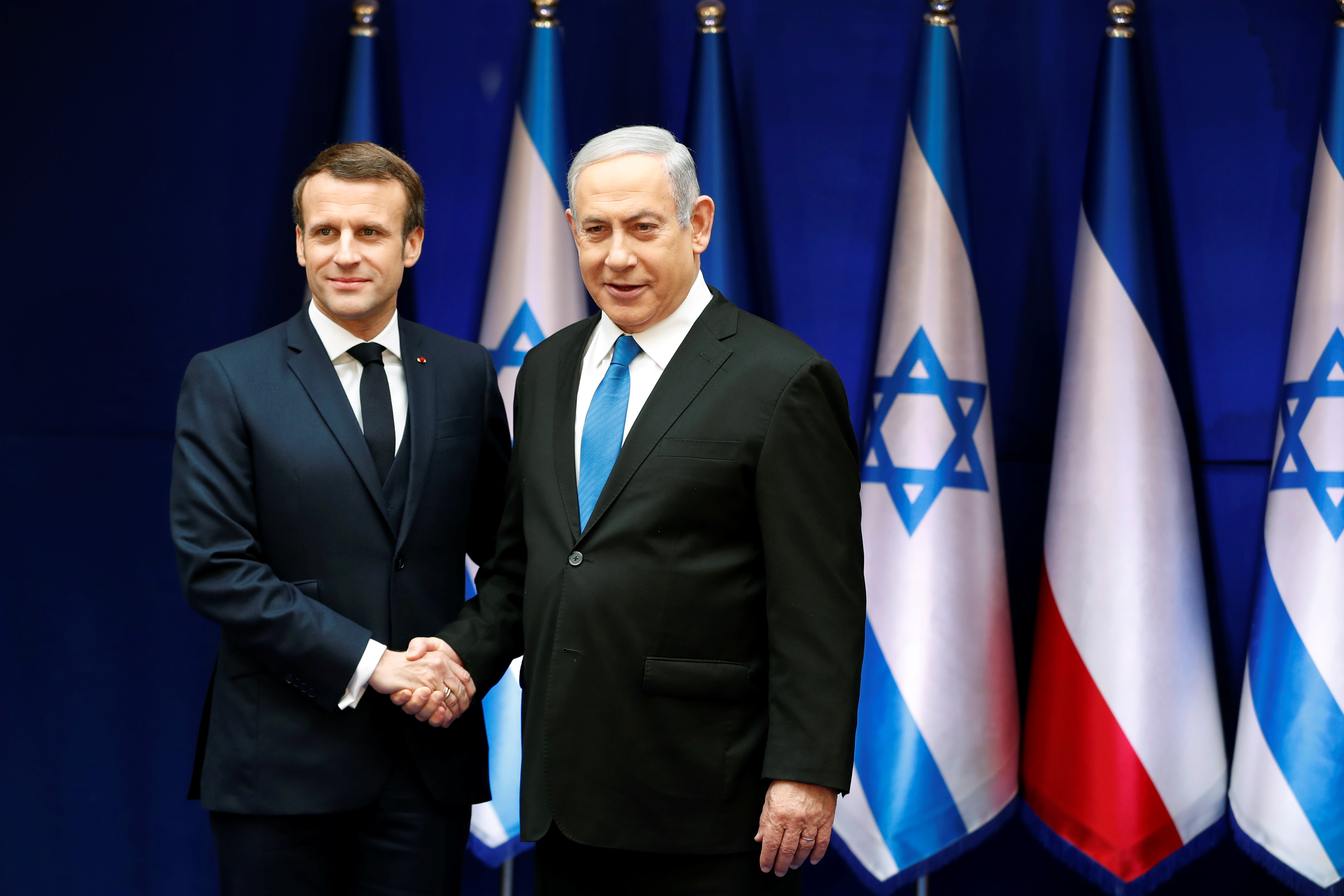 El premier israelí Benjamin Netanyahu y el presidente francés Emmanuel Macron dialogaron en Jerusalén el 22 de enero (REUTERS/Ronen Zvulun/Pool)
