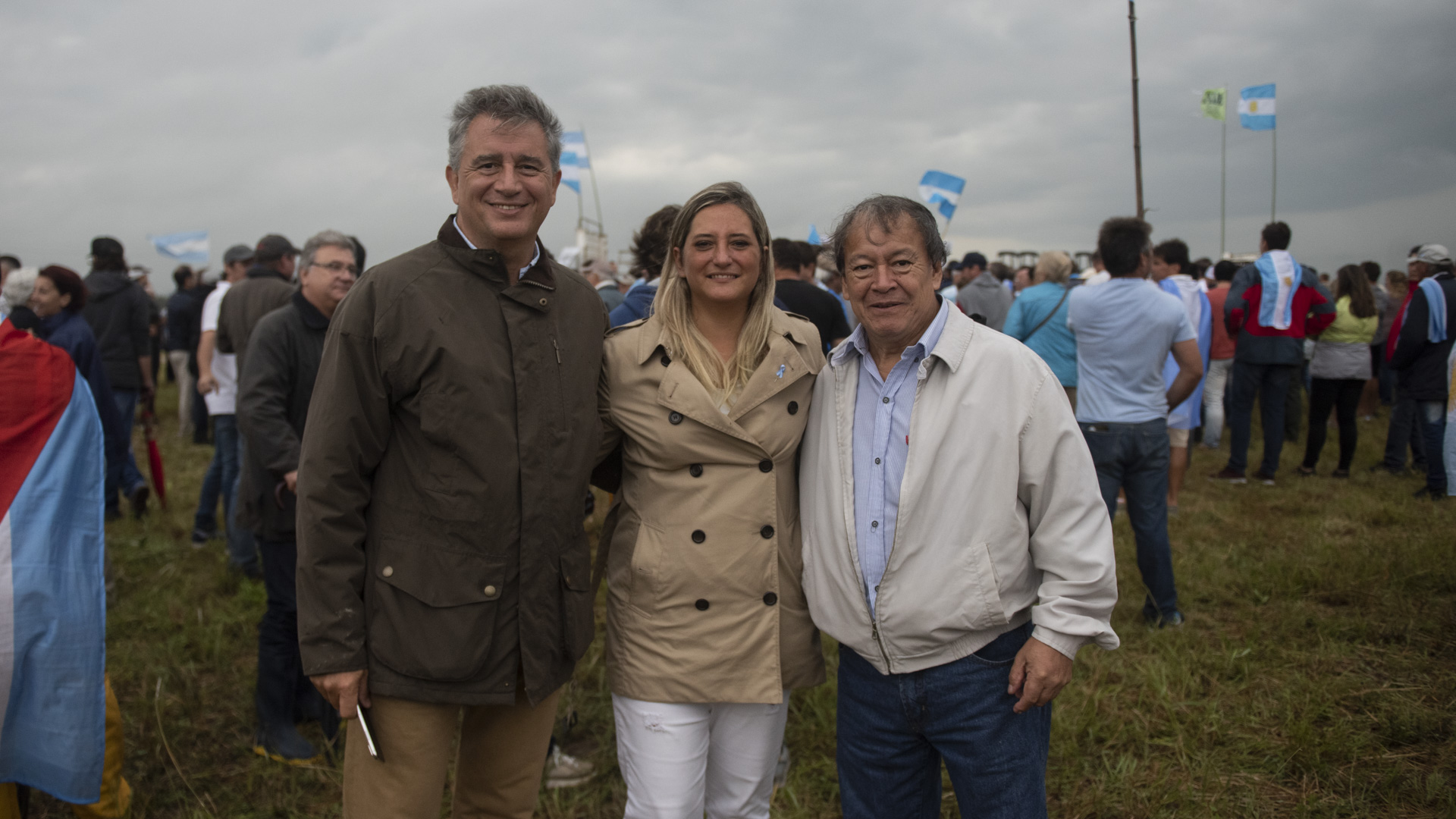 Luis Etchevehere y los diputados nacionales de Cambiemos “Toti” Flores y Lucila Lehmann (Adrián Escandar)