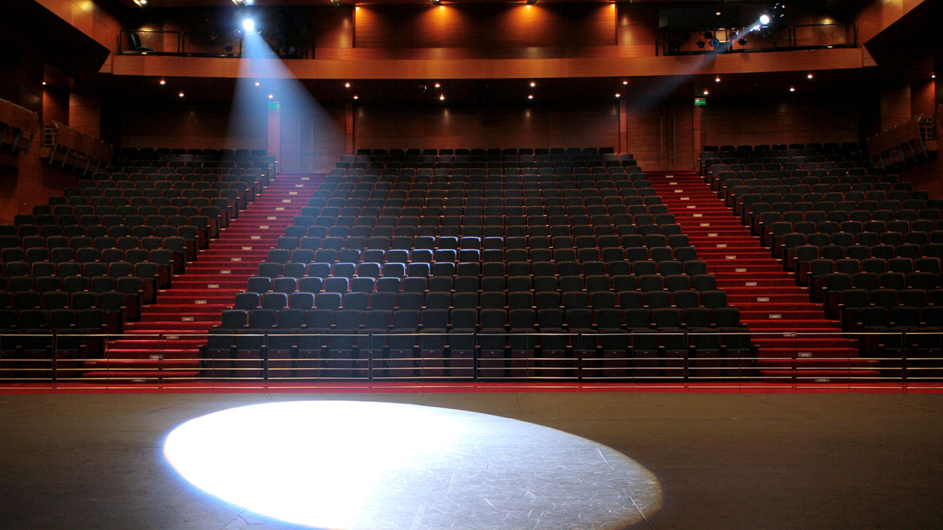 La comunidad artística ha sido muy afectada por el cierre de los teatros