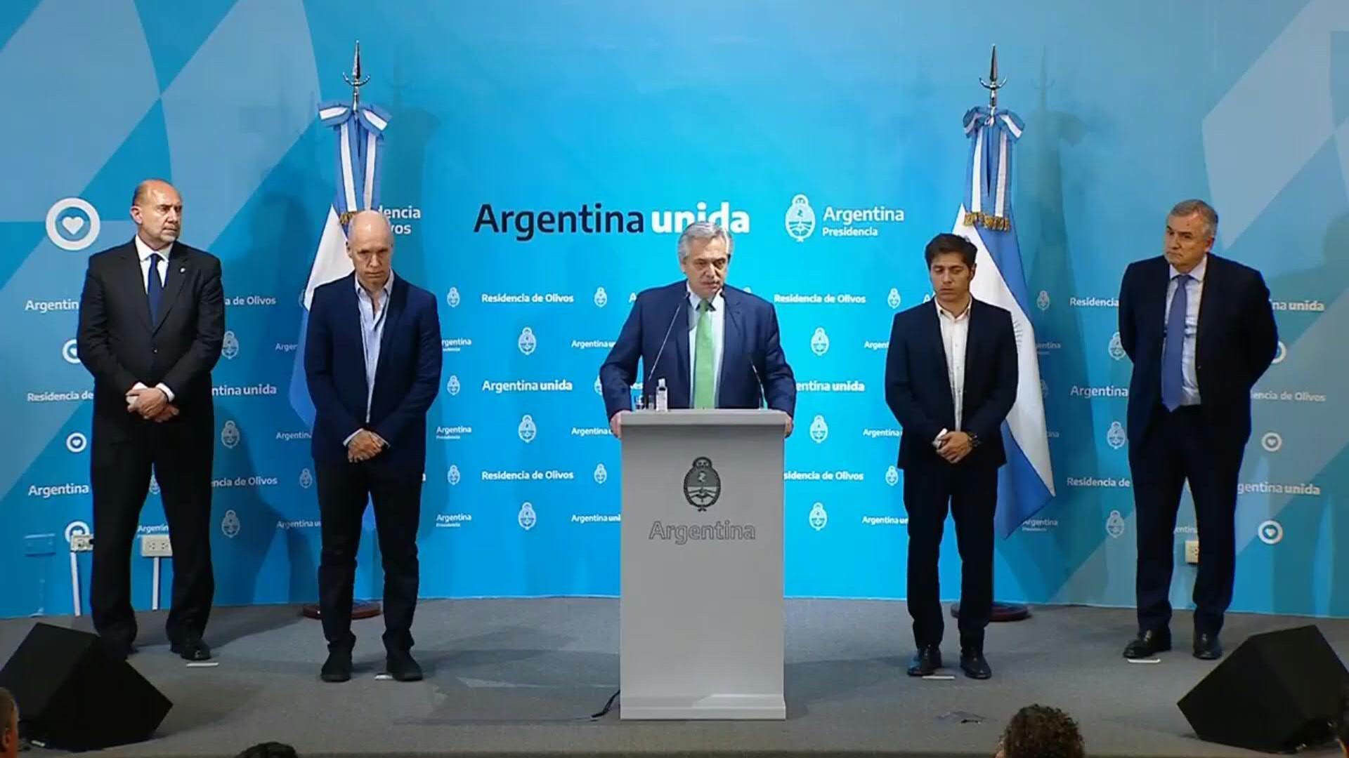 Alberto Fernández, al anunciar el decreto de aislamiento social. Lo acompañan Omar Perotti, Horacio Rodríguez Larreta, Axel Kicillof y Gerardo Morales