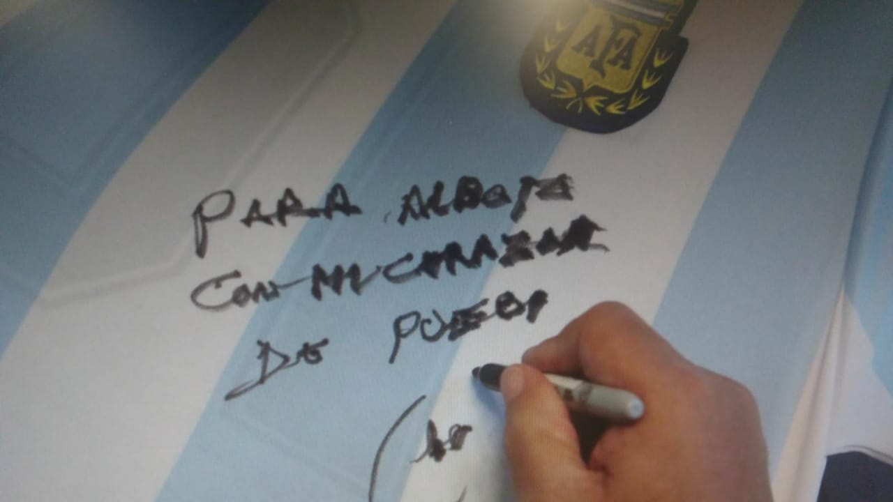 El autógrafo de Maradona para Alberto