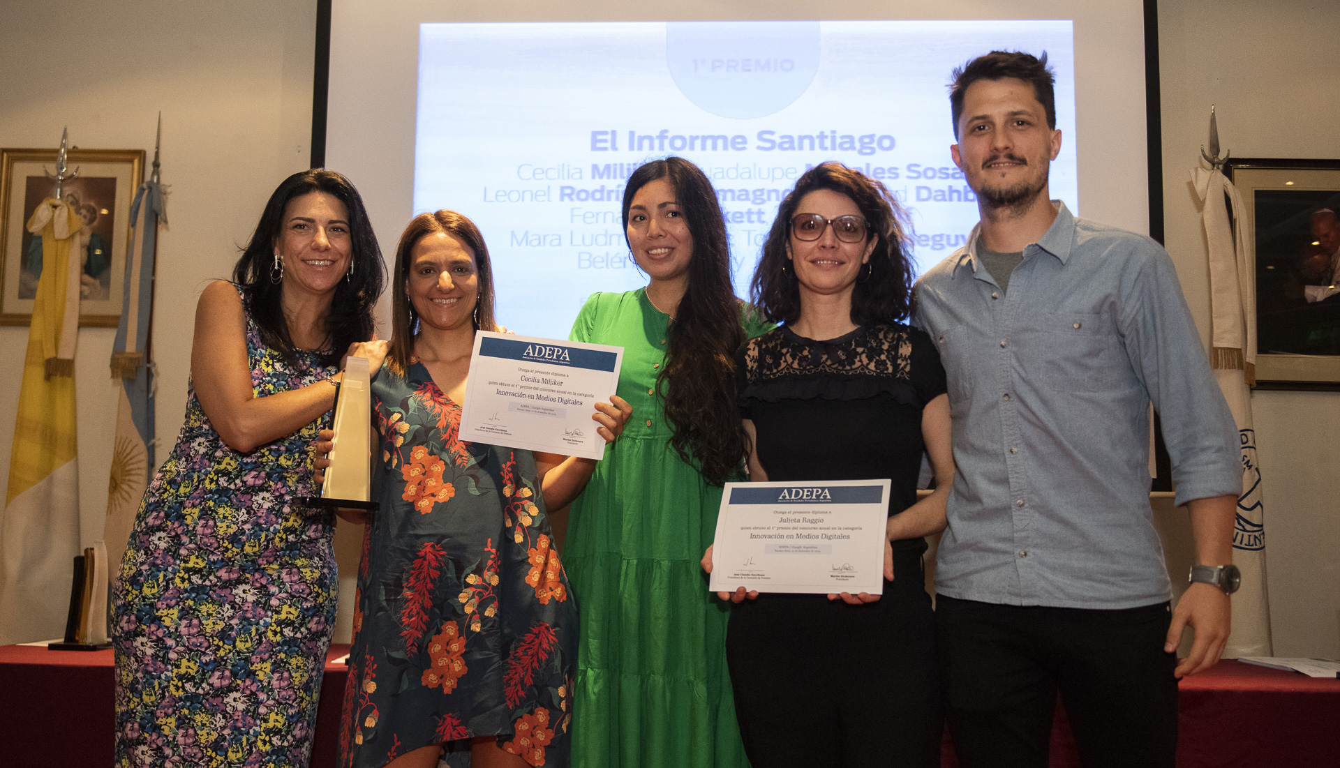 En la Categoría Innovación en Medios Digitales, el 1º Premio por el “El informe Santiago”, fue para un equipo multidisciplinario apoyado por el INCAA integrado por Cecilia Miljiker, Guadalupe Morales Sosa, Leonel Rodríguez Romagnoli, Soledad Dahbar, Fernando Lockett, Silvia Nassif, Mara Ludmila López y Tomas Barrandeguy Entregó el galardón: María Florencia Sabatini, directora de Comunicaciones Google Argentina