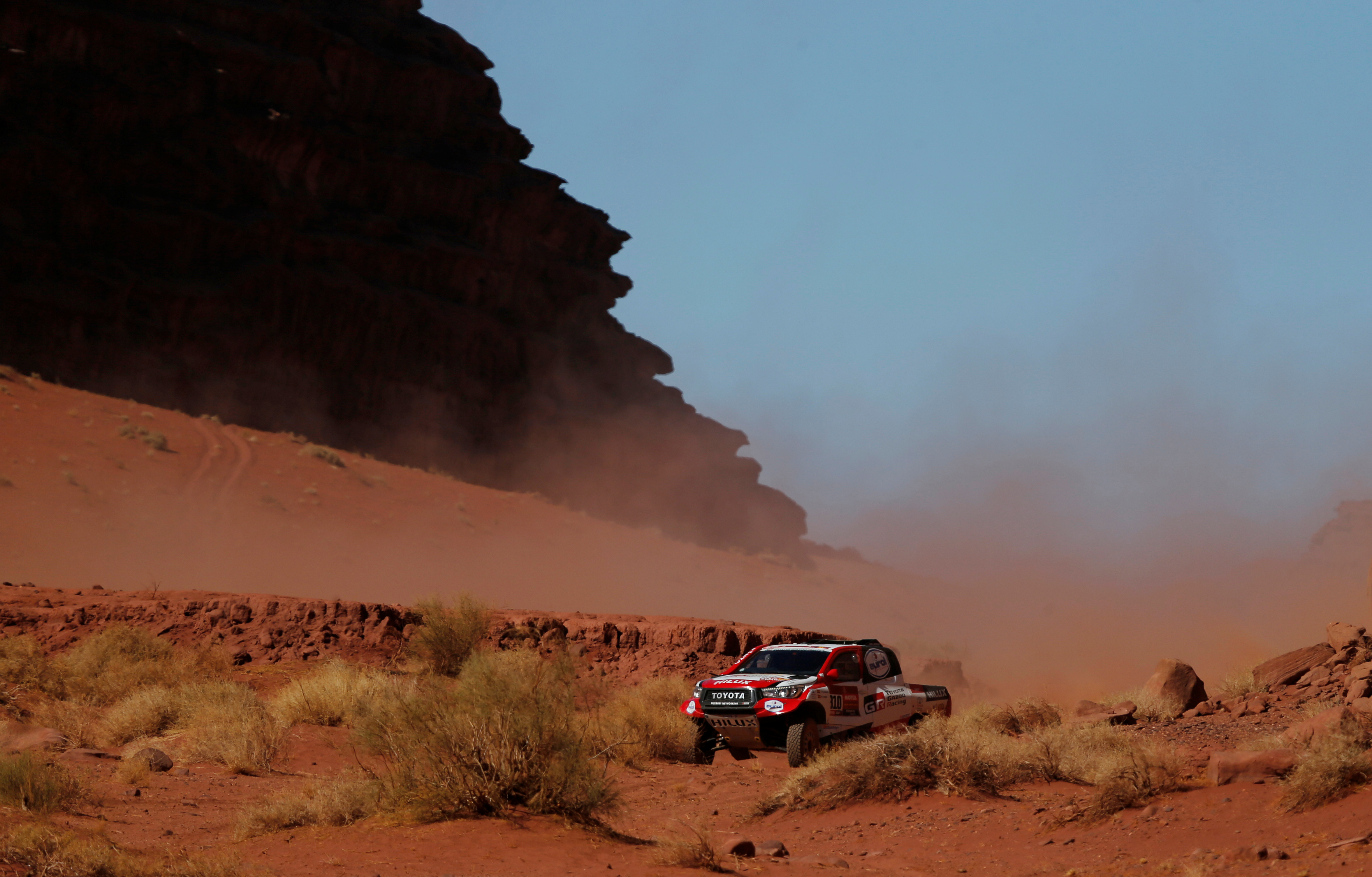 Tras su difícil jornada del lunes, Fernando Alonso (Toyota) terminó en quinta posición, cuarto tras la penalización a Al-Attiyah