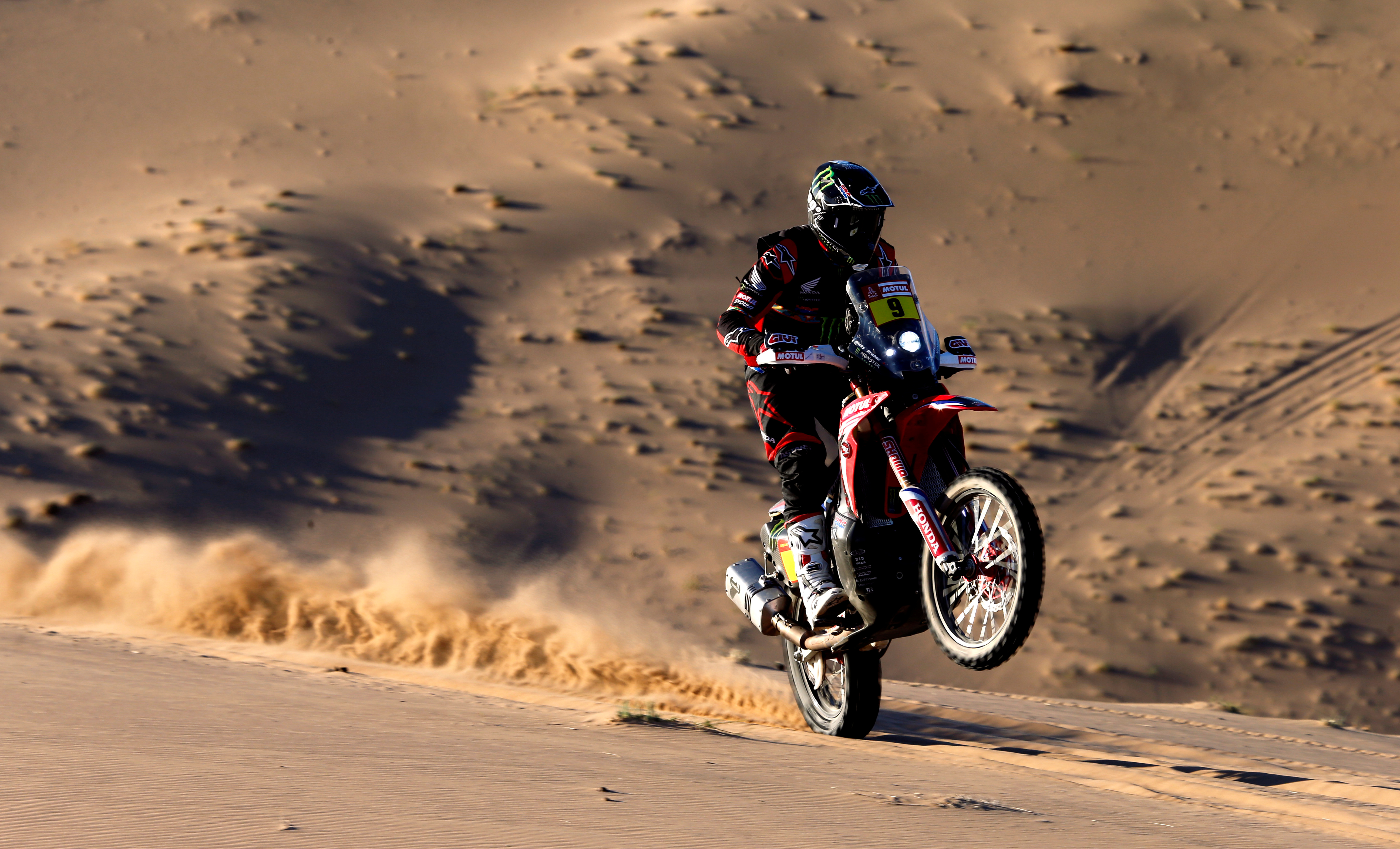 Ricky Brabec (Honda) se impuso con facilidad en la tercera etapa y se hizo con el liderato de la clasificación general en la categoría de motos