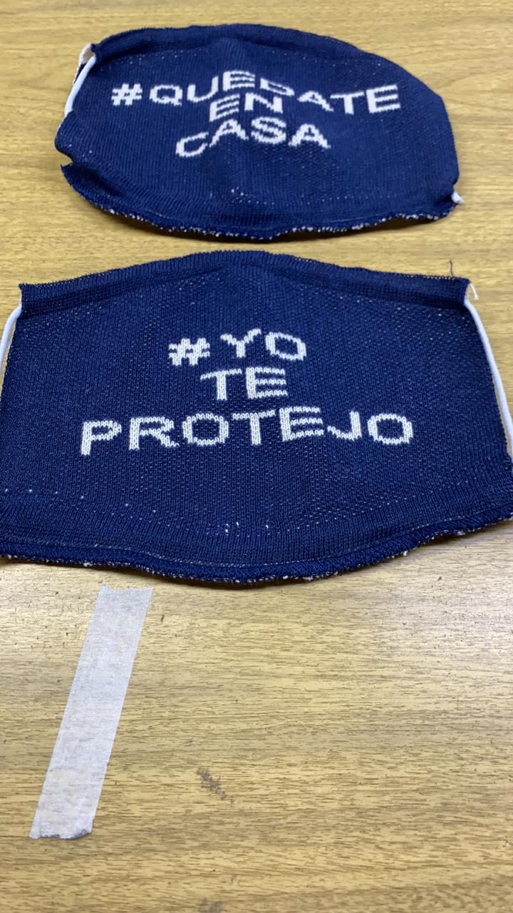 Barbijos de tela que decidió fabricar una pyme en la Ciudad de Buenos Aires para paliar la crisis económica, mantener en funcionamiento la fábrica y poder pagar los salarios de los 50 empleados que posee