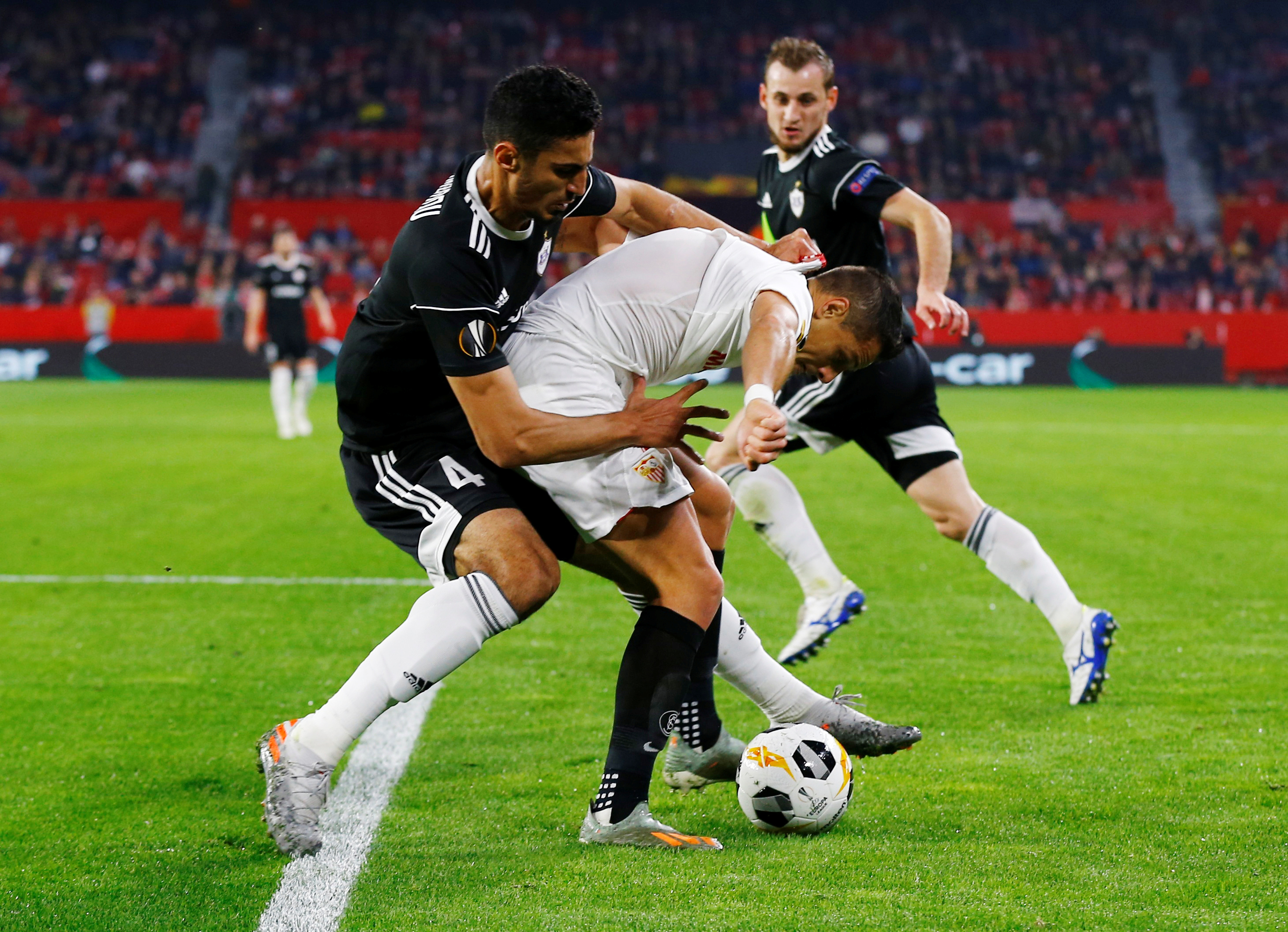 Cuauhtémoc Blanco cree que le costará la MLS a Javier Hernández (Foto: Reuters/Marcelo Del Pozo)