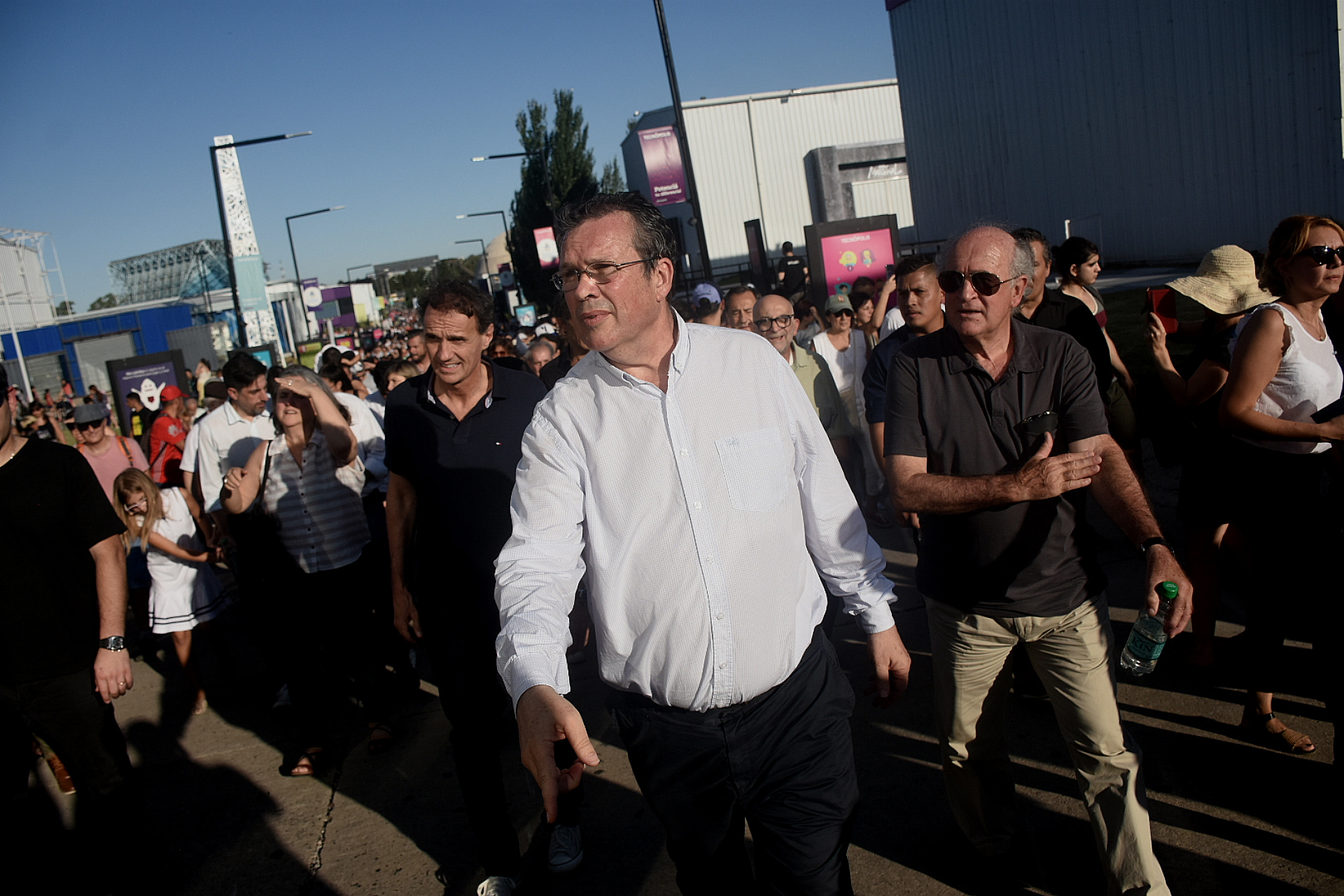 Los ministros recorrieron el predio.