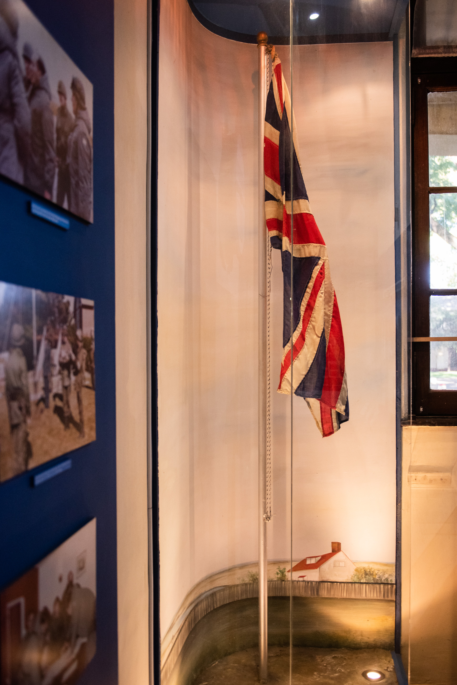 La bandera británica que flameaba el 2 de abril de 1982 en las Islas Malvinas que fue arriada y reemplazada por nuestro pabellón nacional