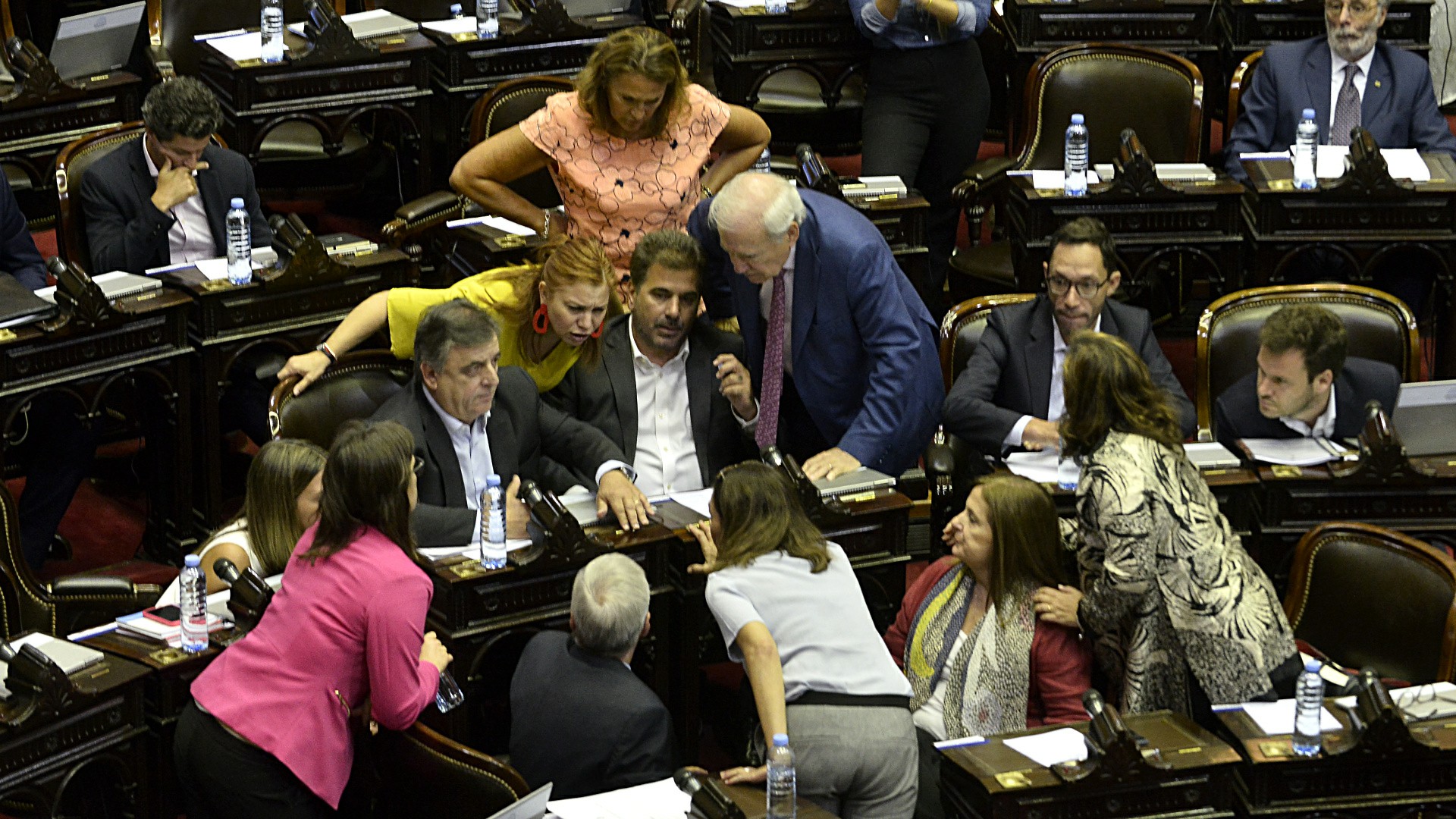 Los principales legisladores de Juntos por el Cambio antes de retirarse del recinto