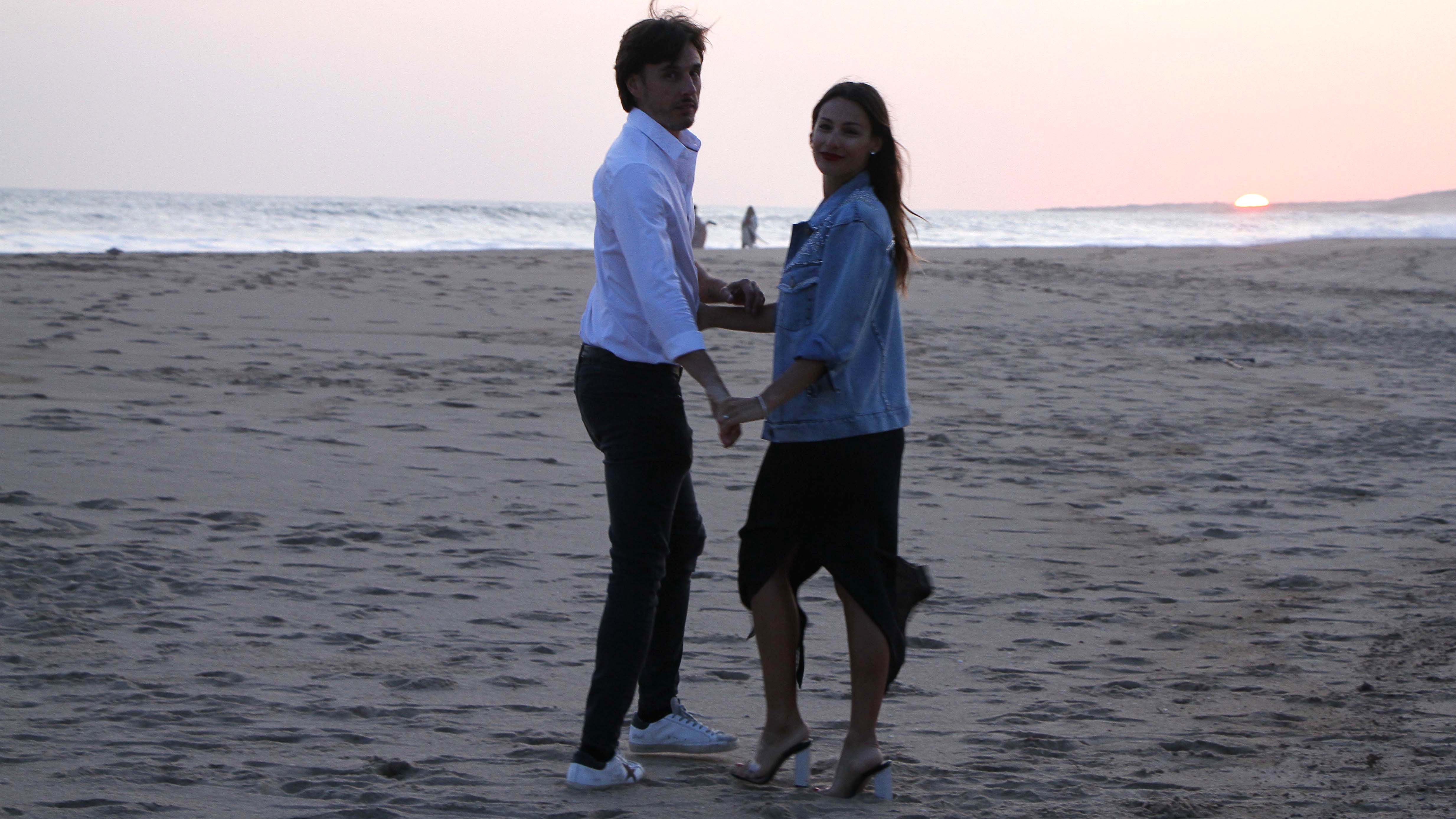 Quién dijo que me fui, si recién estoy llegando... Pampita y García Moritán, al iniciar el festejo; en esta historia de amor, todo es reciente, intenso, feliz