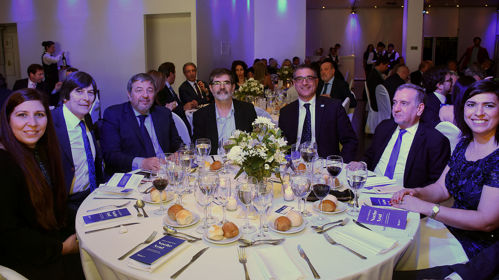 El Dr. Luis Caro recibió al secretario de Ciencia y Tecnología, Lino Barañao, en la mesa principal