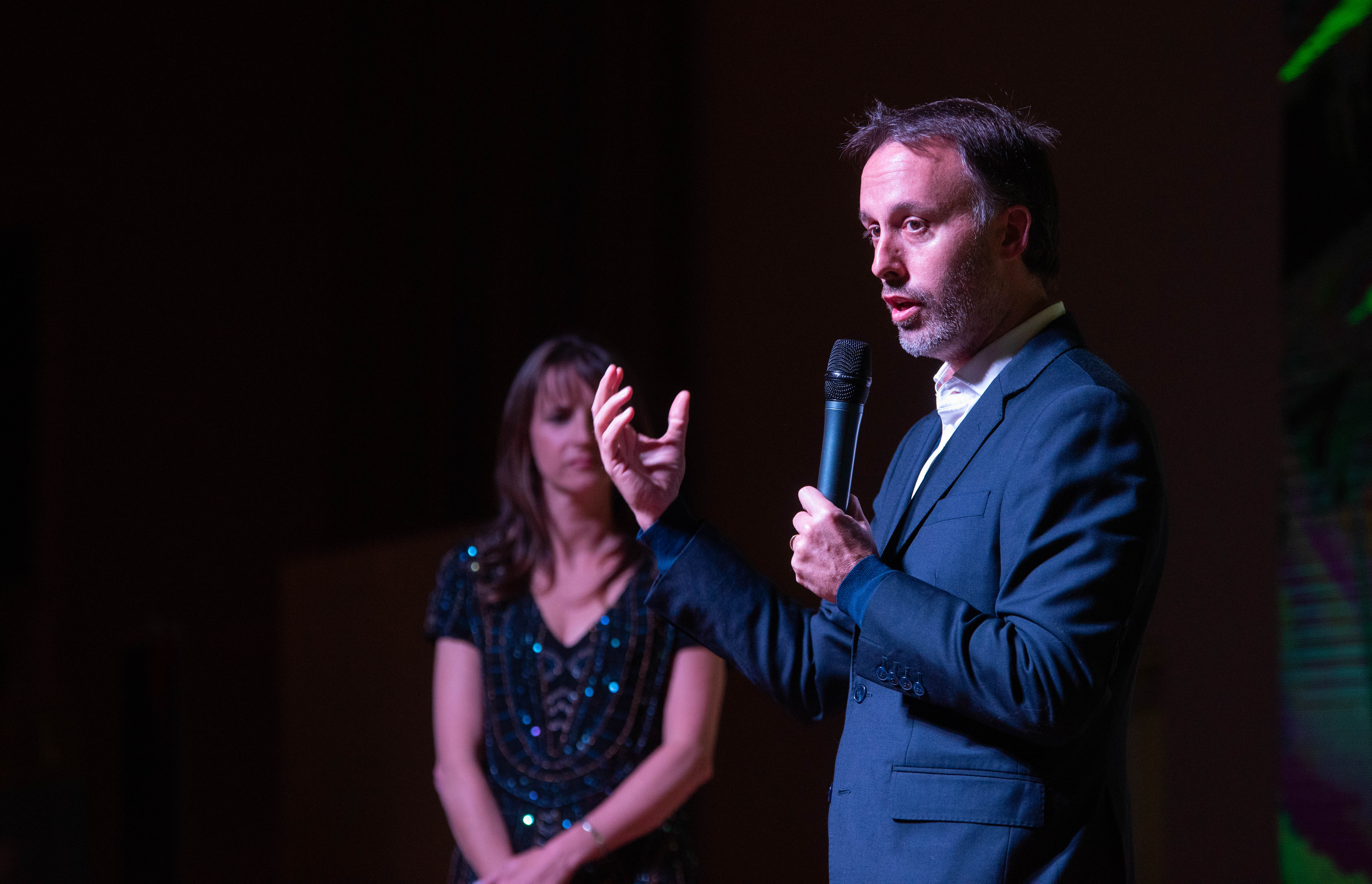Bajo el lema #HacéHistoria, Sean Summers, presidente de Junior Achievement, CMO de Mercado Libre, destacó la relevancia del programa con más de 100 años