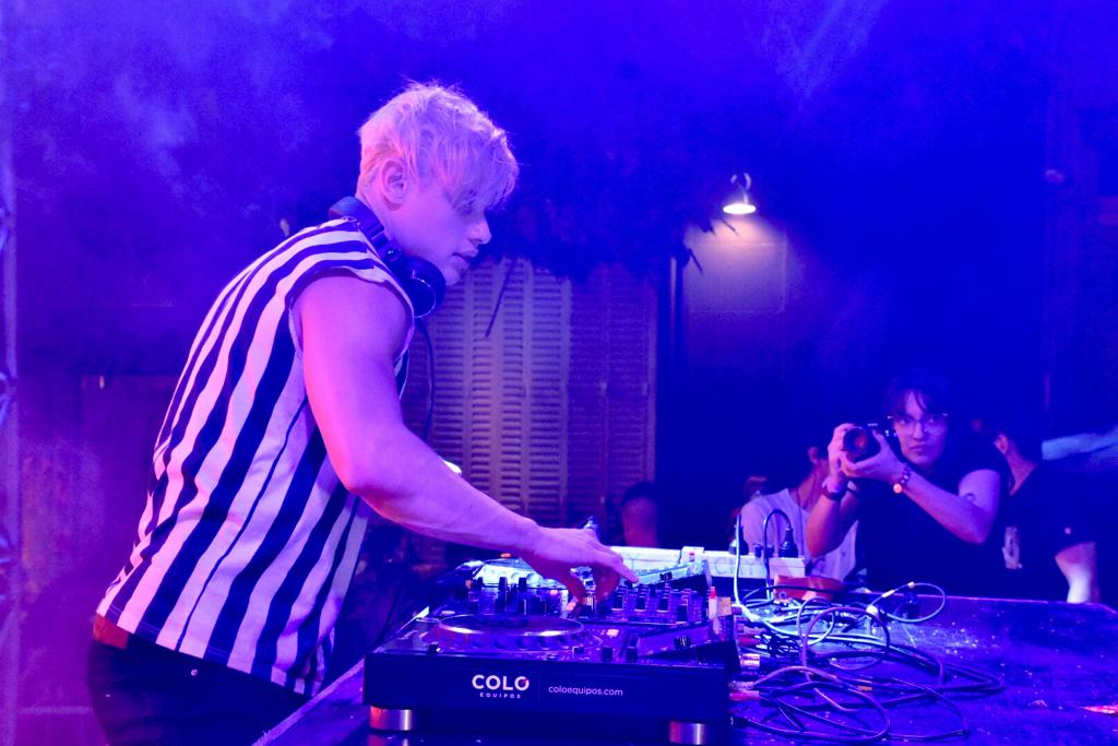El DJ Alam Wernik, en el marco del cierre #OrgulloBA