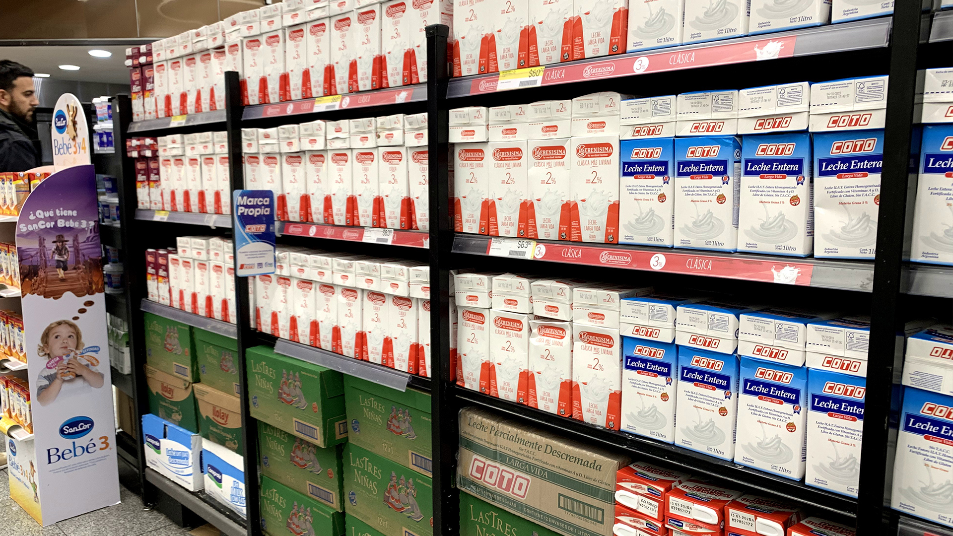 Los supermercados y proveedores aseguran que los precios pueden subir hasta 12% por los mayores costos
