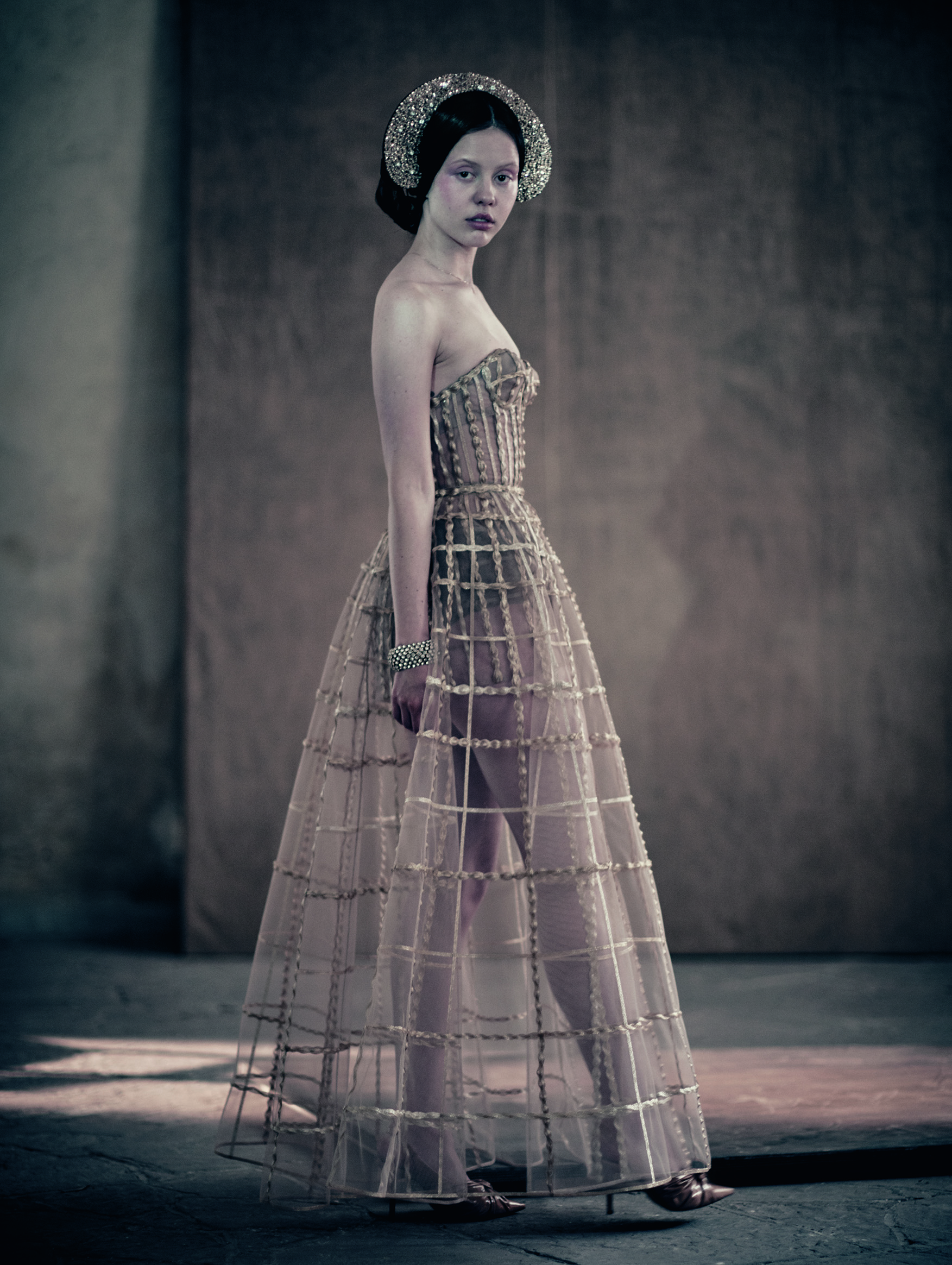 La actriz y modelo británica Mia Goth es una actriz que participó de este calendario 2020.