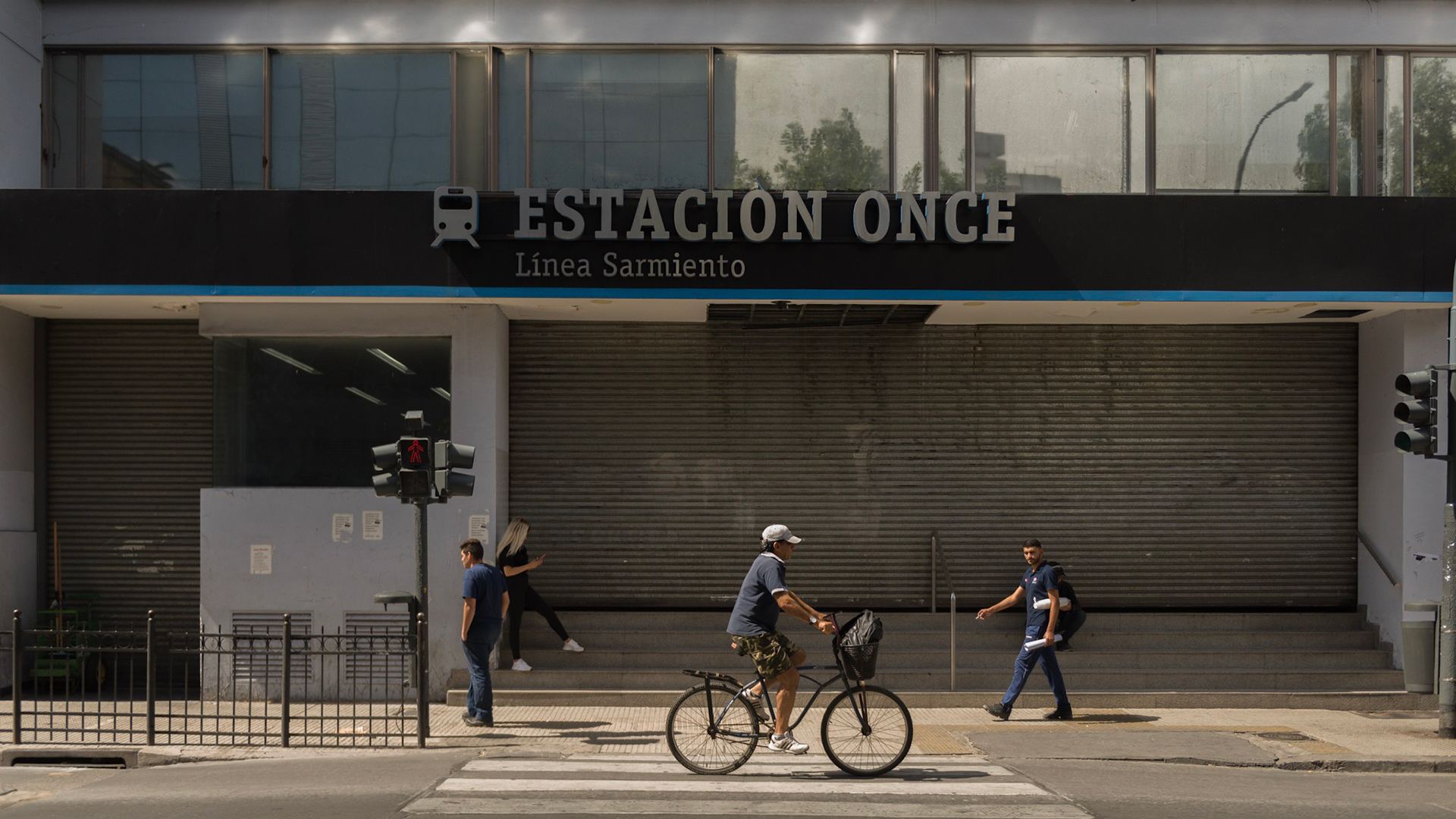 El gremio reclama que desde que se incorporaron trabajadoras mujeres a la línea, no cuentan con un vestuario apropiado