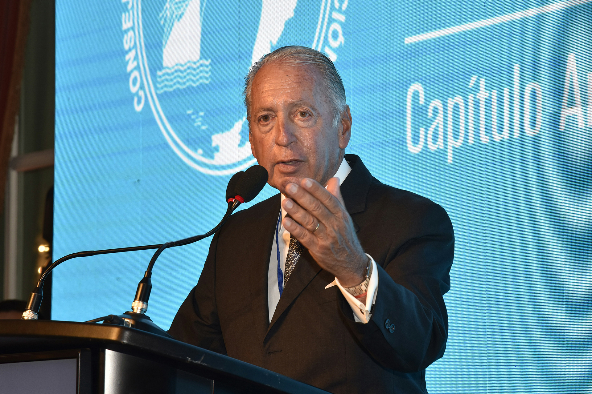 En su discurso de apertura, Daniel Funes de Rioja, presidente del CICyP, destacó el compromiso del sector para acompañar al gobierno en una inserción inteligente del país en la región y en el mundo: “Nosotros, en el CICyP, tenemos como mandato contribuir al entendimiento de los diferentes sectores del empresariado en el orden interno, para lograr una posición coherente en el ámbito internacional, participando activamente en los espacios regionales e internacionales alineados a los objetivos nacionales”
