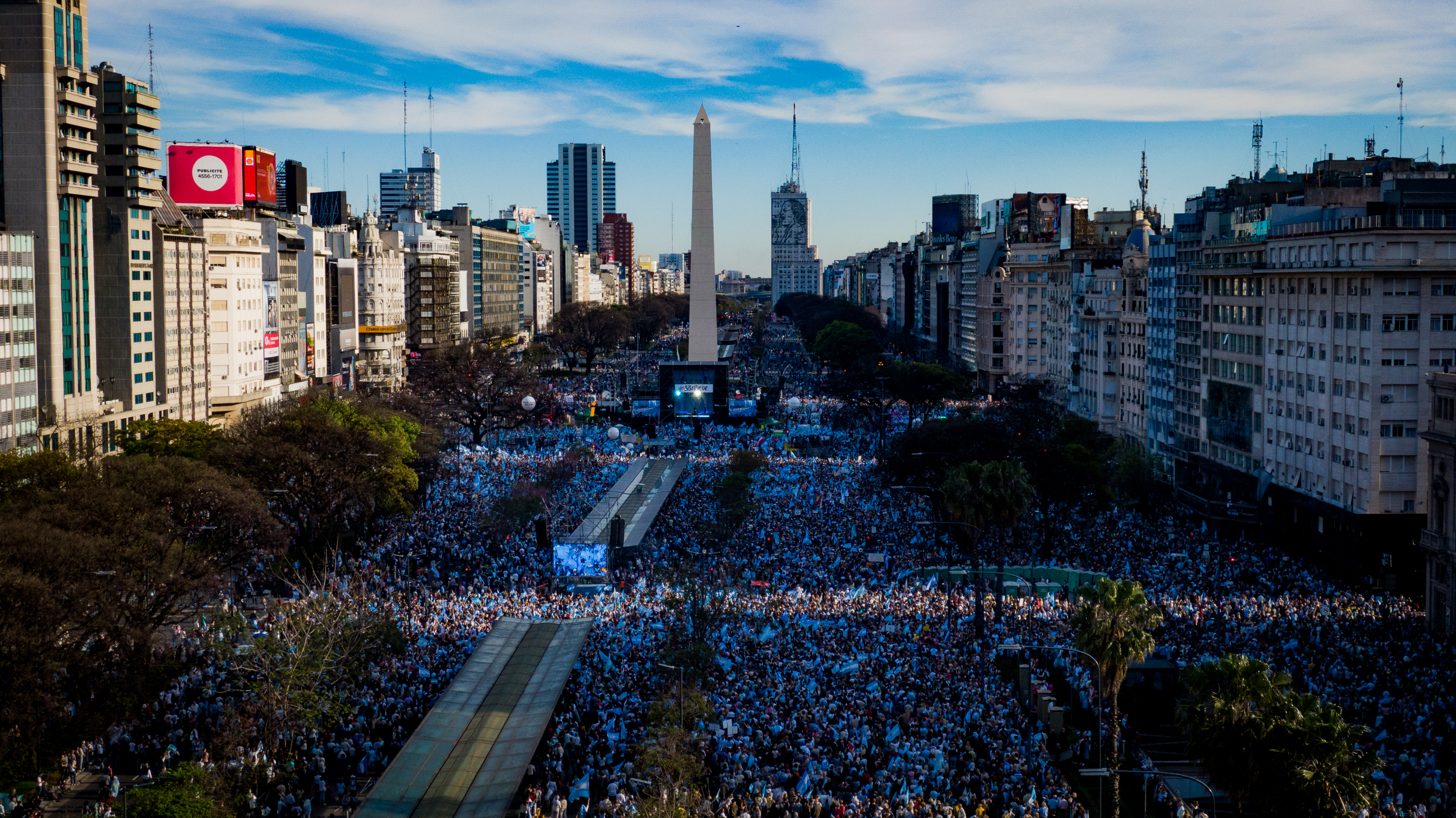 La multitud ocupó varias cuadras de la avenida 9 de Julio frente al Obelisco