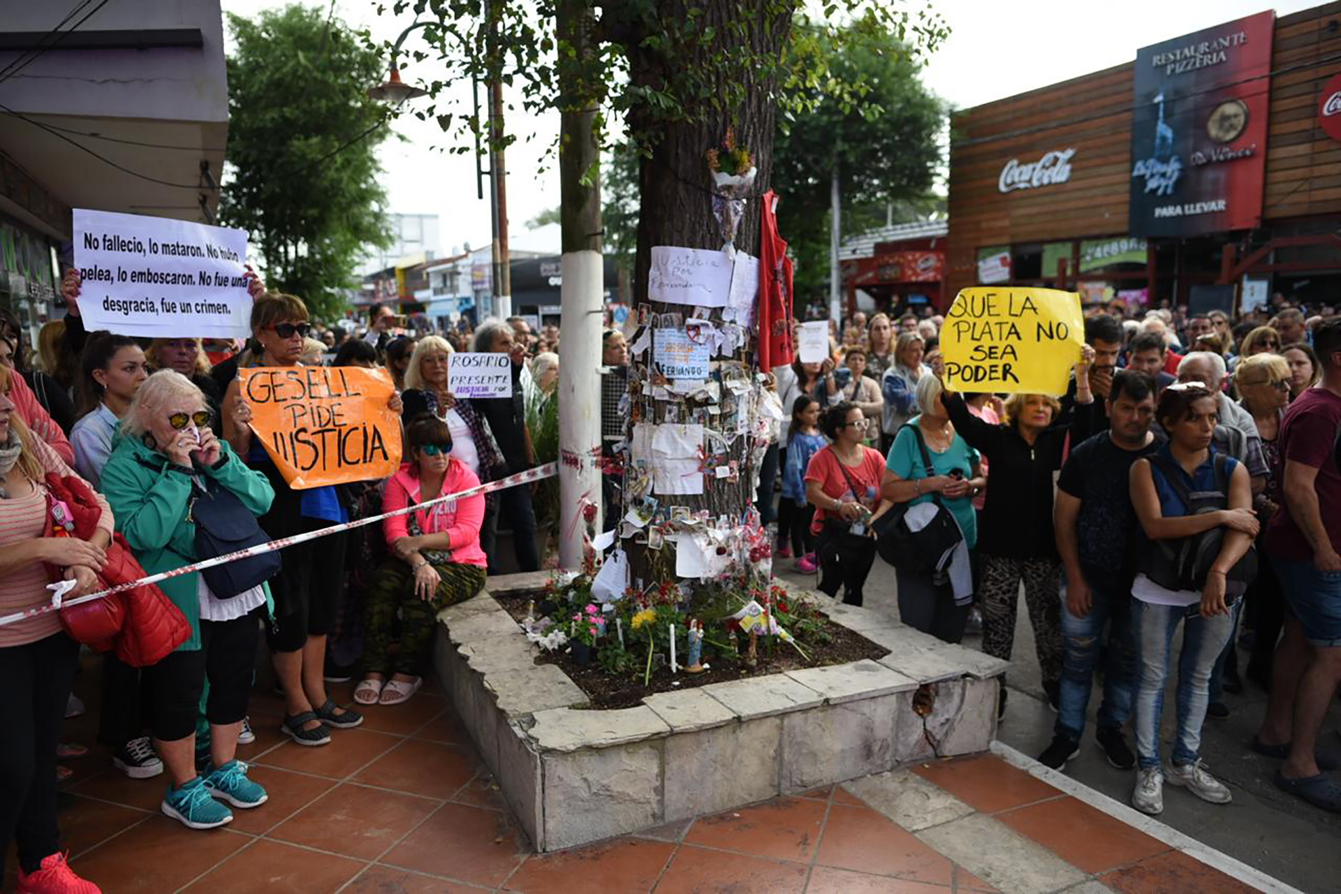 El lugar donde asesinaron a Báez Sosa fue convertido en un altar