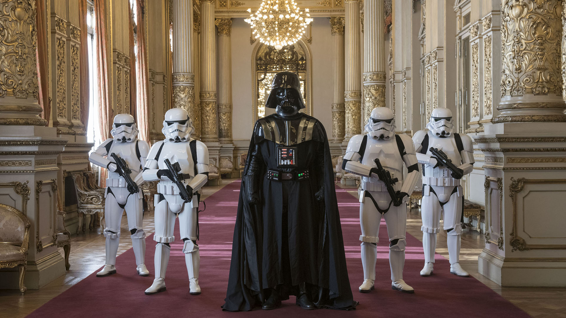 Los personajes de Star Wars en los salones del Teatro Colón /// Fotos: Gentileza Prensa Teatro Colón - Juanjo Bruzza y Máximo Parpagnoli