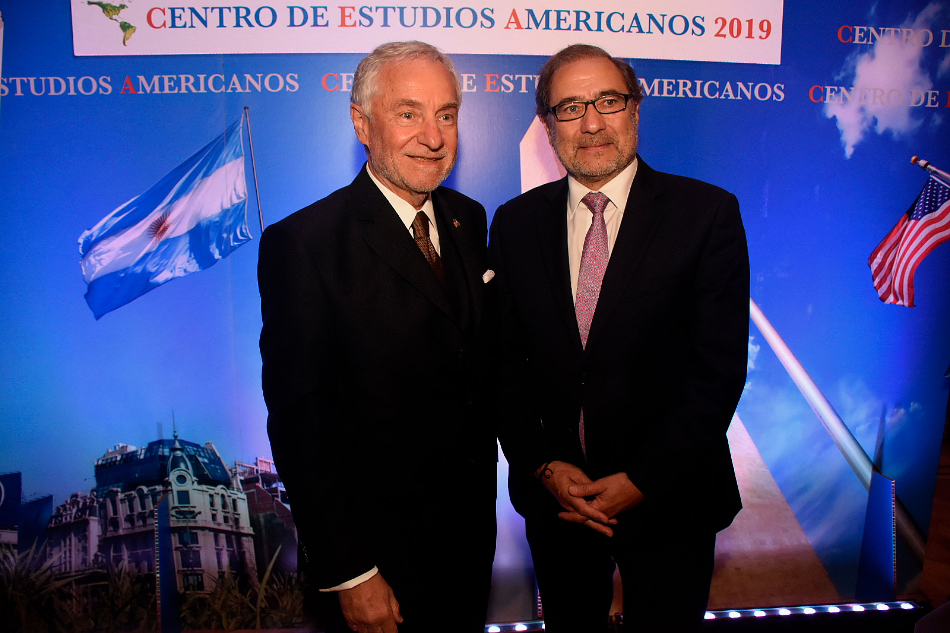 Savino junto al referente de política exterior de Alberto Fernández, Jorge Arguello