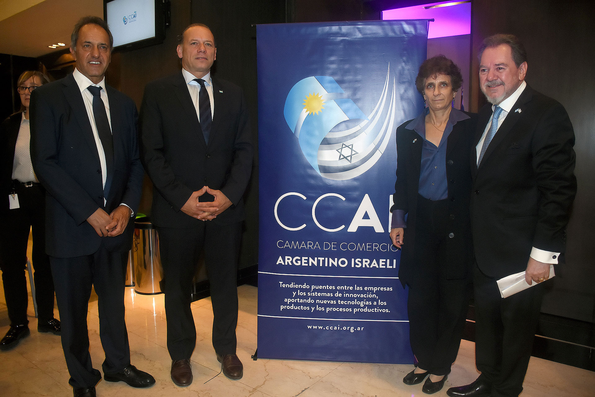 El designado embajador en Brasil, Daniel Scioli; el ministro de Seguridad bonaerense, Sergio Berni; la embajadora Galit Ronen y Mario Montoto