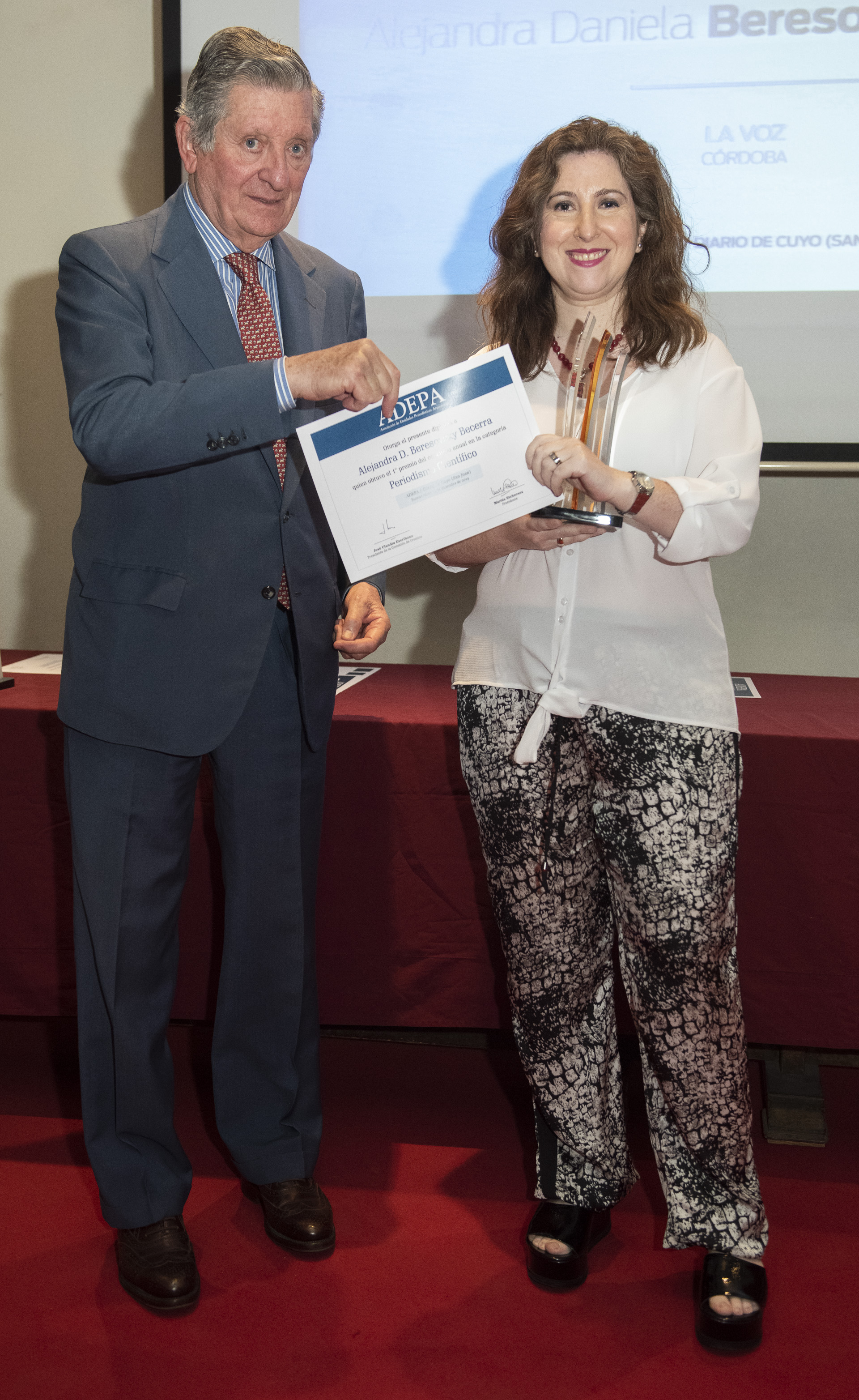 Categoría Periodismo Científico, el 1º Premio lo recibió Alejandra Beresovsky Becerra de La Voz, Córdoba