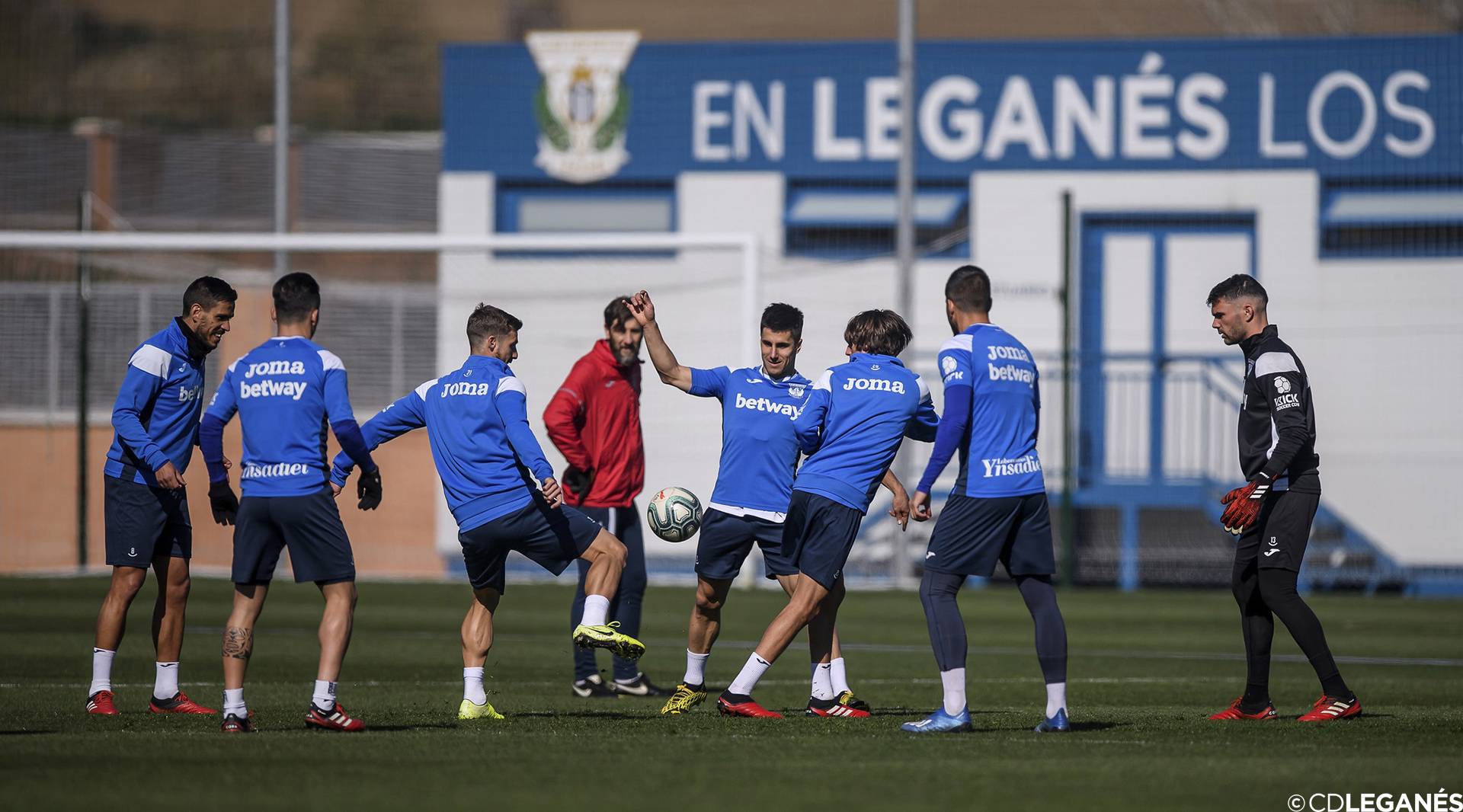 Jugadores del Leganes entrenan en sus casas (Foto: Twitter/ @CDLeganes)