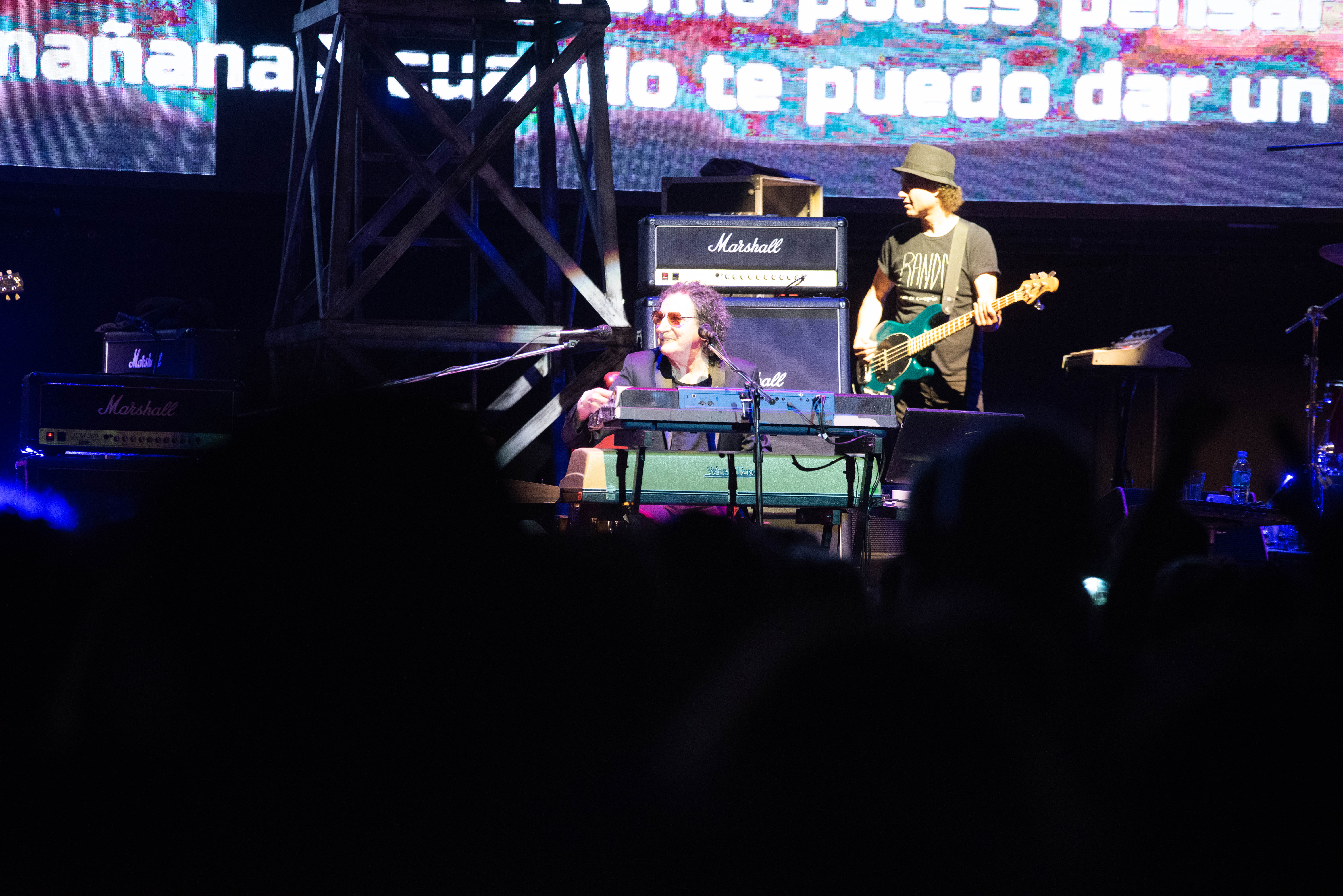 El público se quedó con ganas de mucho más: en las redes sociales hicieron notar el poco tiempo que Charly estuvo en el escenario