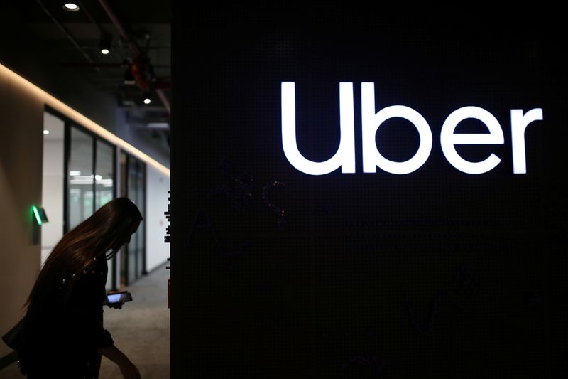 Uber regresa a prestas sus servicios bajo un nuevo modelo en Colombia tras 20 días de haber sido expulsado por no cumplir con los requisitos de ley.