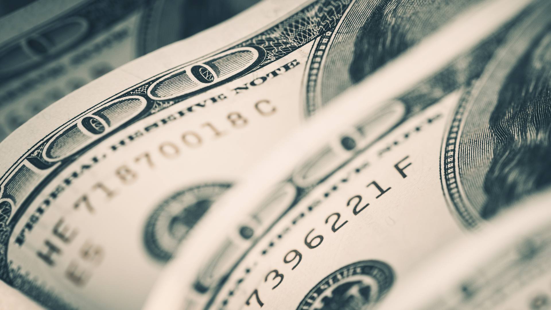 El precio de la divisa concretó un mes de "calma extrema" por el ajuste de los controles. (Shutterstock)